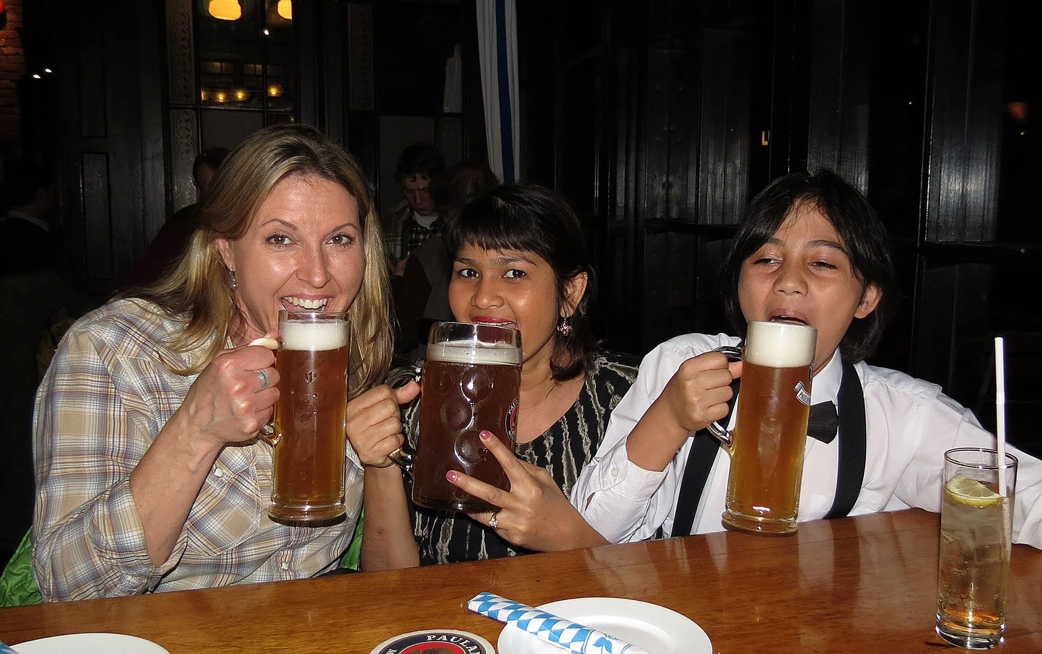 2013-3-23 - XINTIANDI WITH CARLEEN KAPOCEK (3).JPG