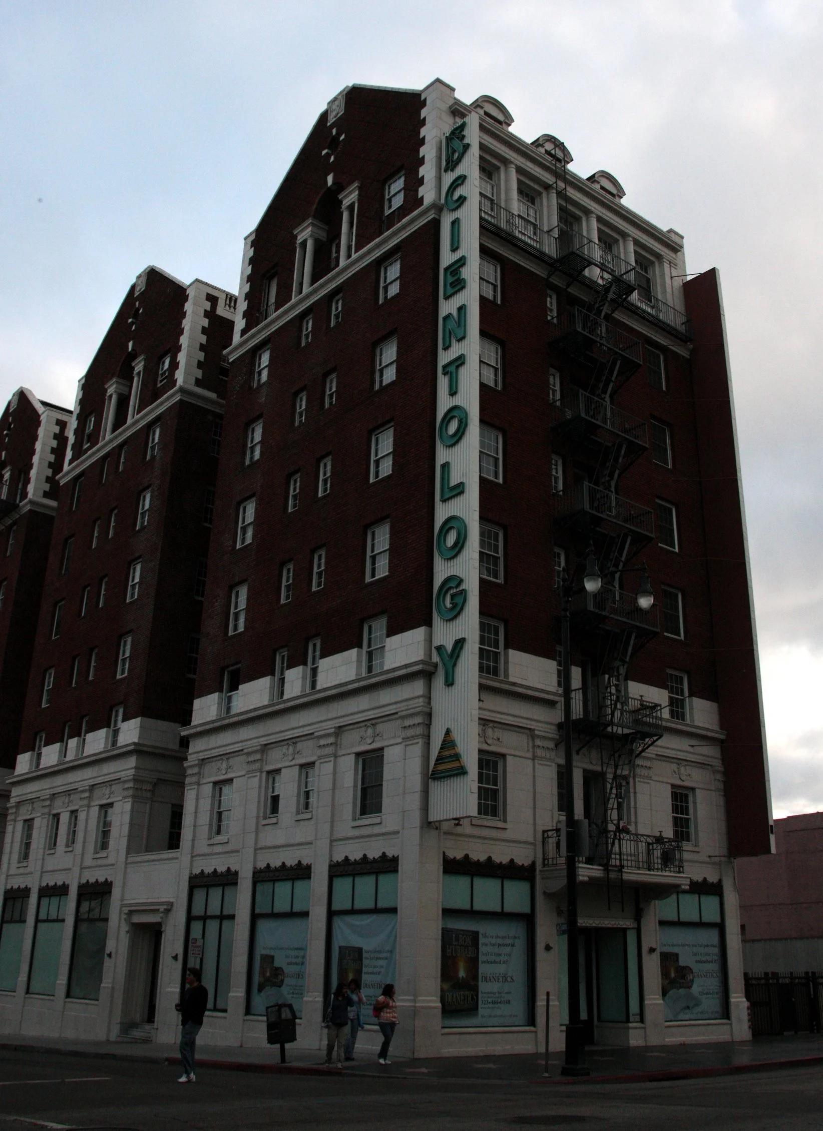 2010-4-4 BEVERLY HILLS & HOLLYWOOD - ROADTRIP 2010 (21).JPG