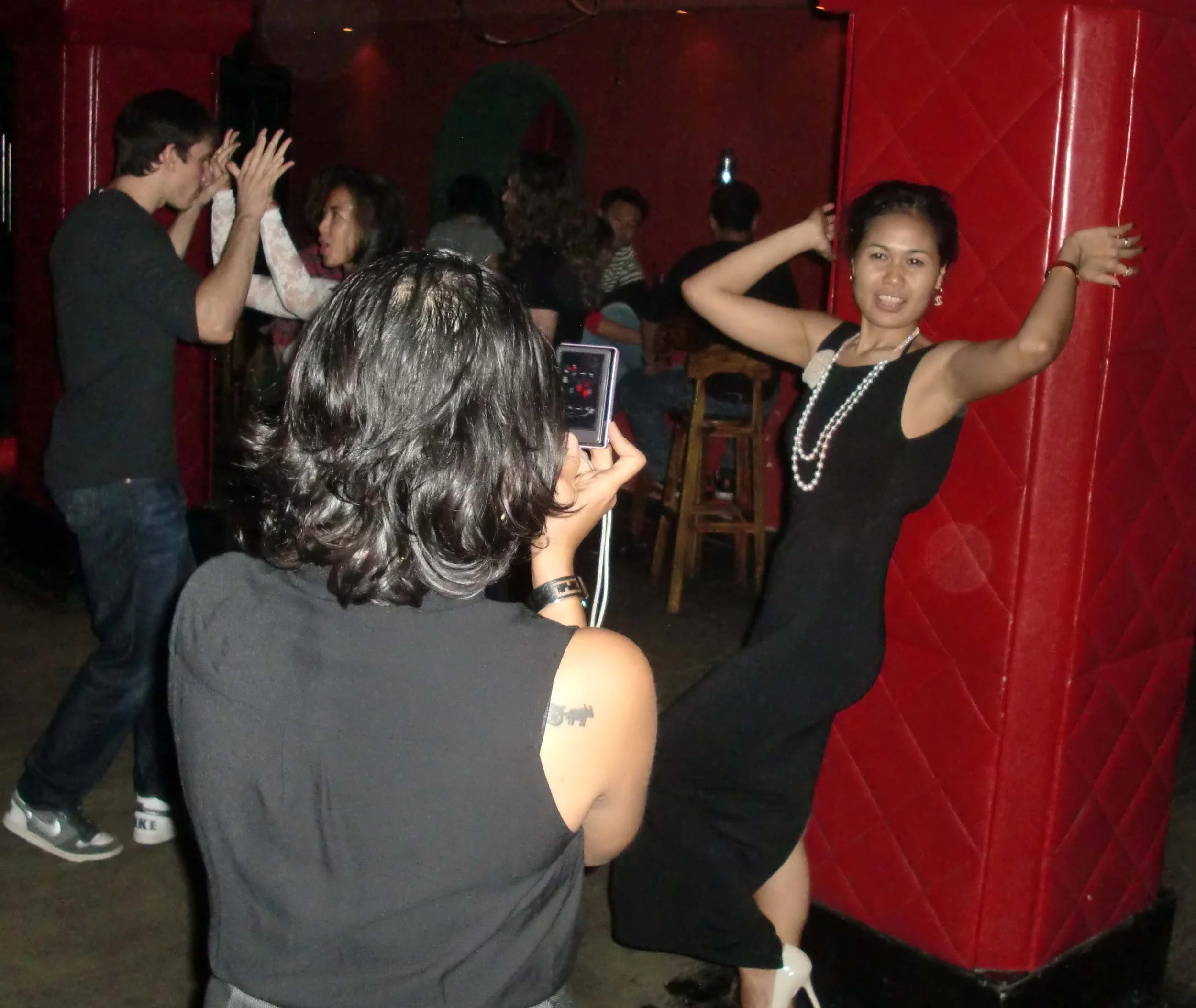 NIGHT OUT AT ZAPATAS - FRENCH CONCESSION - NATIONAL HOLIDAY OCTOBER 2011 (25).JPG