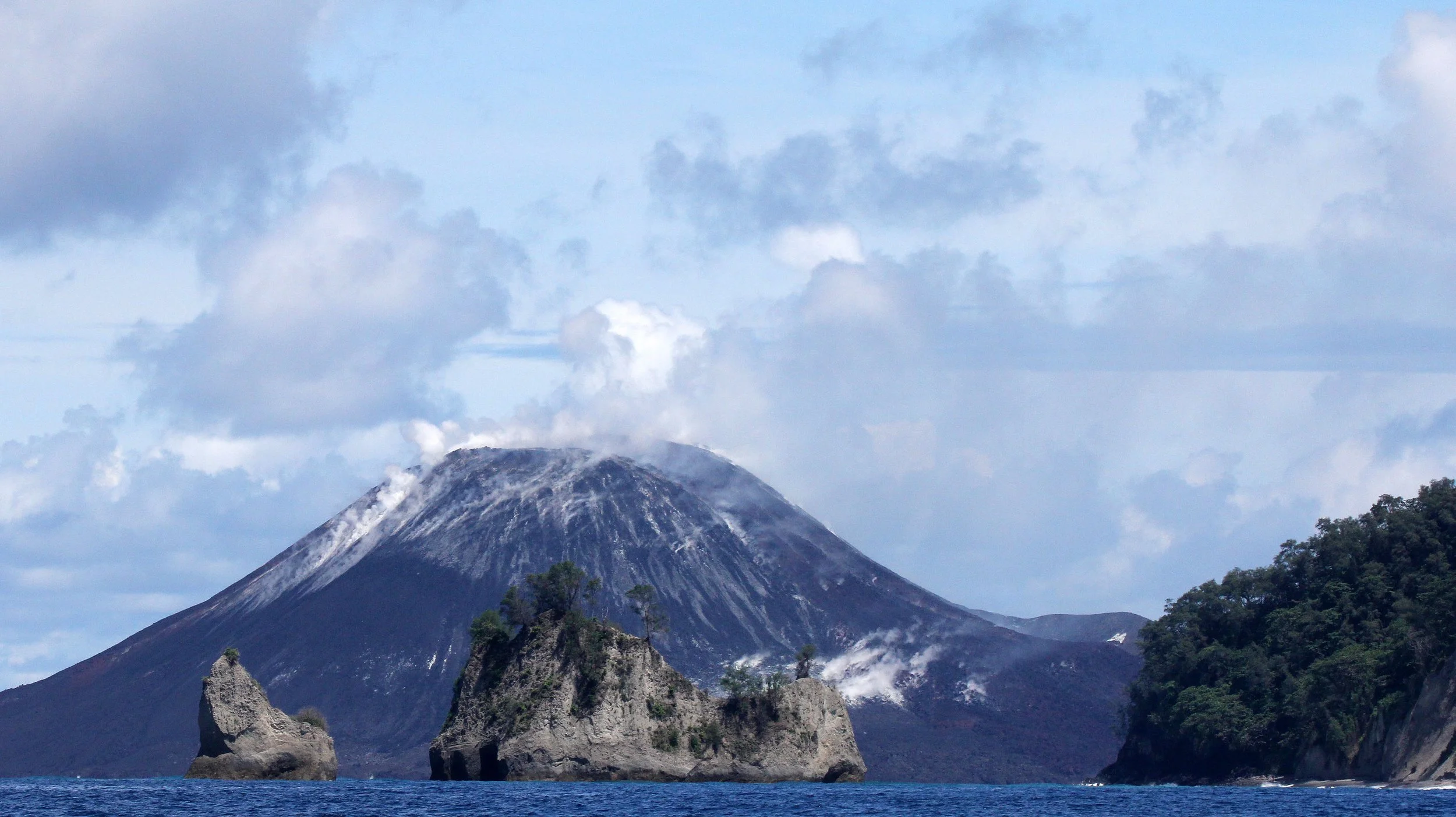 KRAKATAU VOLCANO NATIONAL PARK - INDONESIA (15).JPG