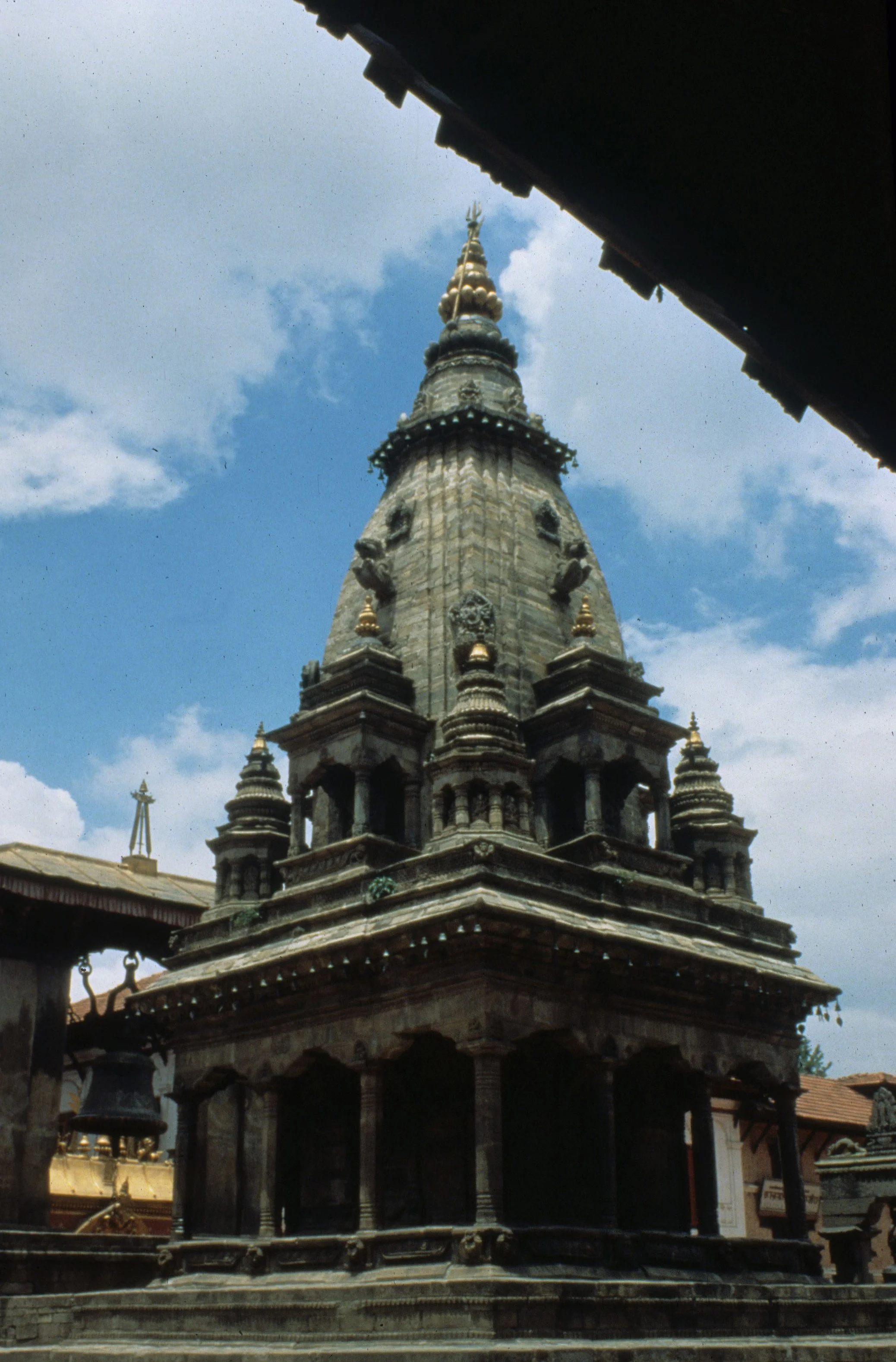 NEPAL - KATMANDU - TEMPLE SQUARE B (2).jpg