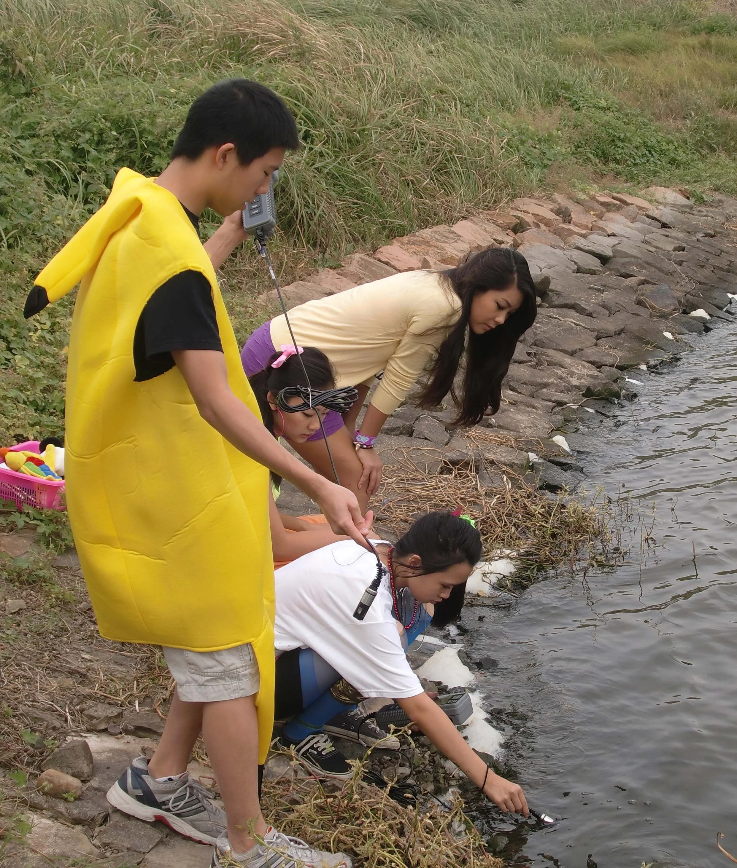 SOIL LAB - SAS APES CLASS FALL 2011 (5).JPG