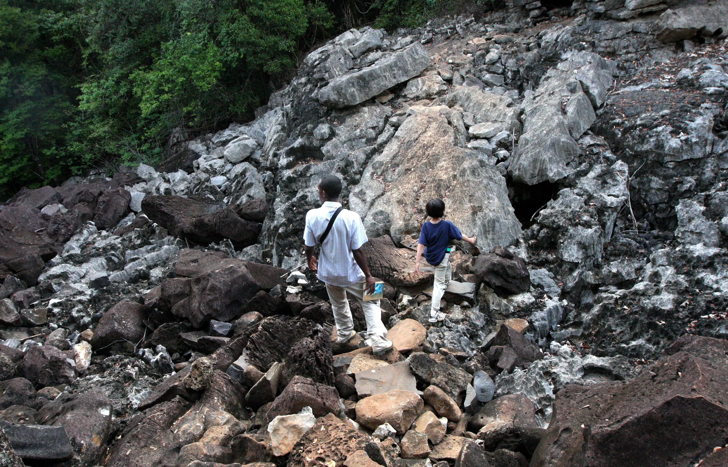 ANKARANA NATIONAL PARK MADAGASCAR - GIANT BAT CAVE (13).JPG