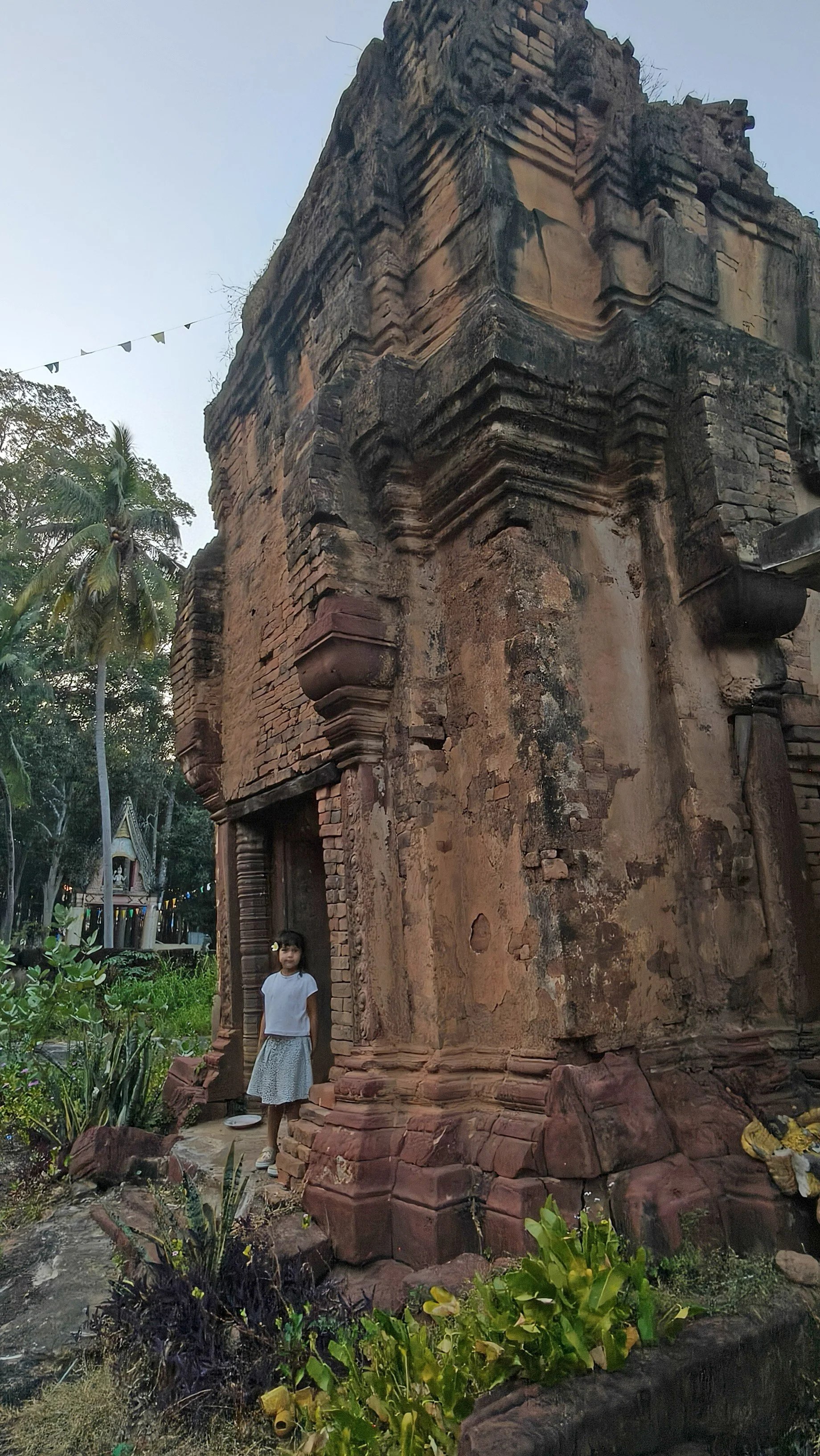 Wat Ku Phra Kona - Roi Et (38).jpg