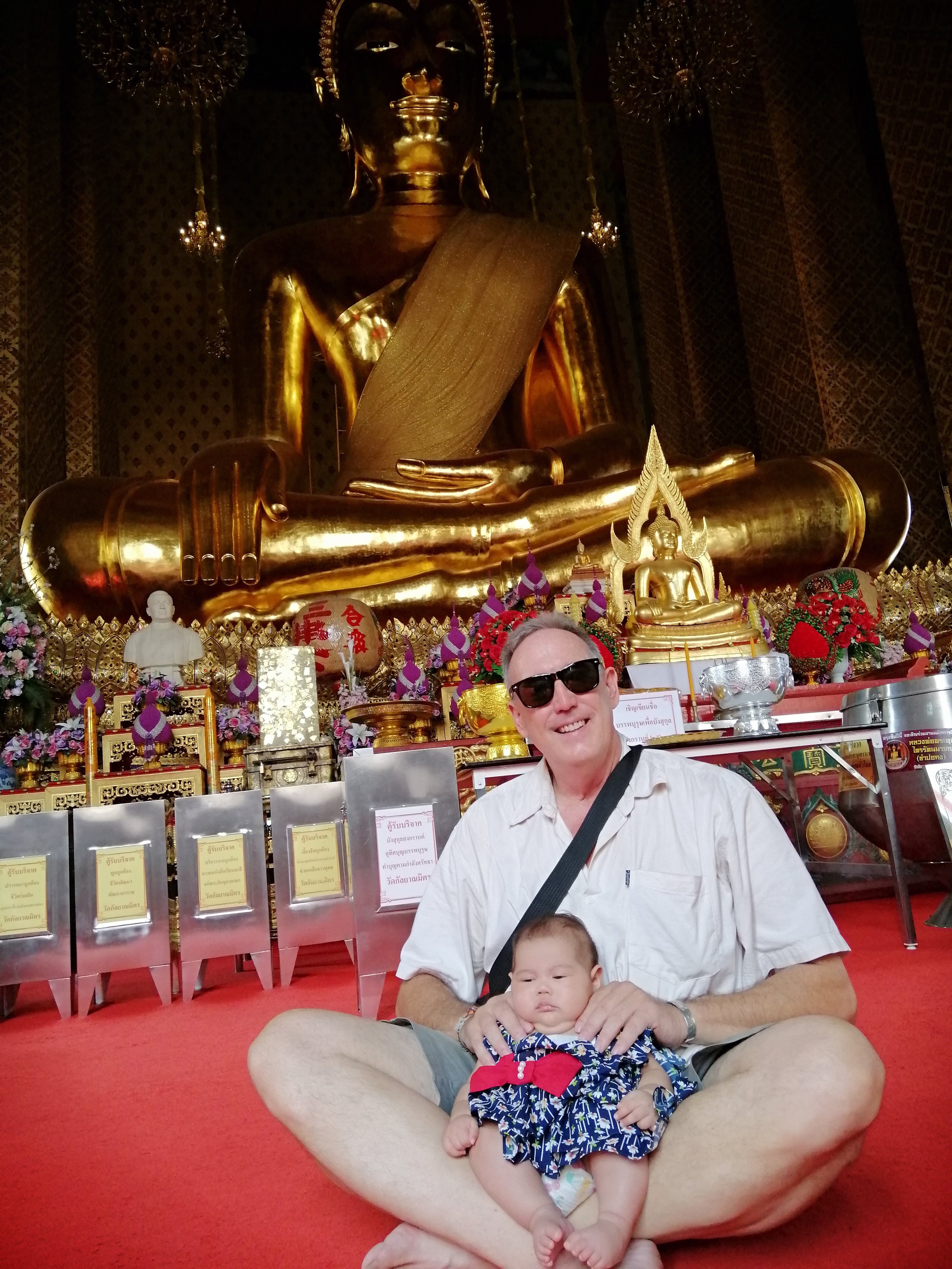 2020 Wat Arun with Liana, Cokie and Gift (59).jpg