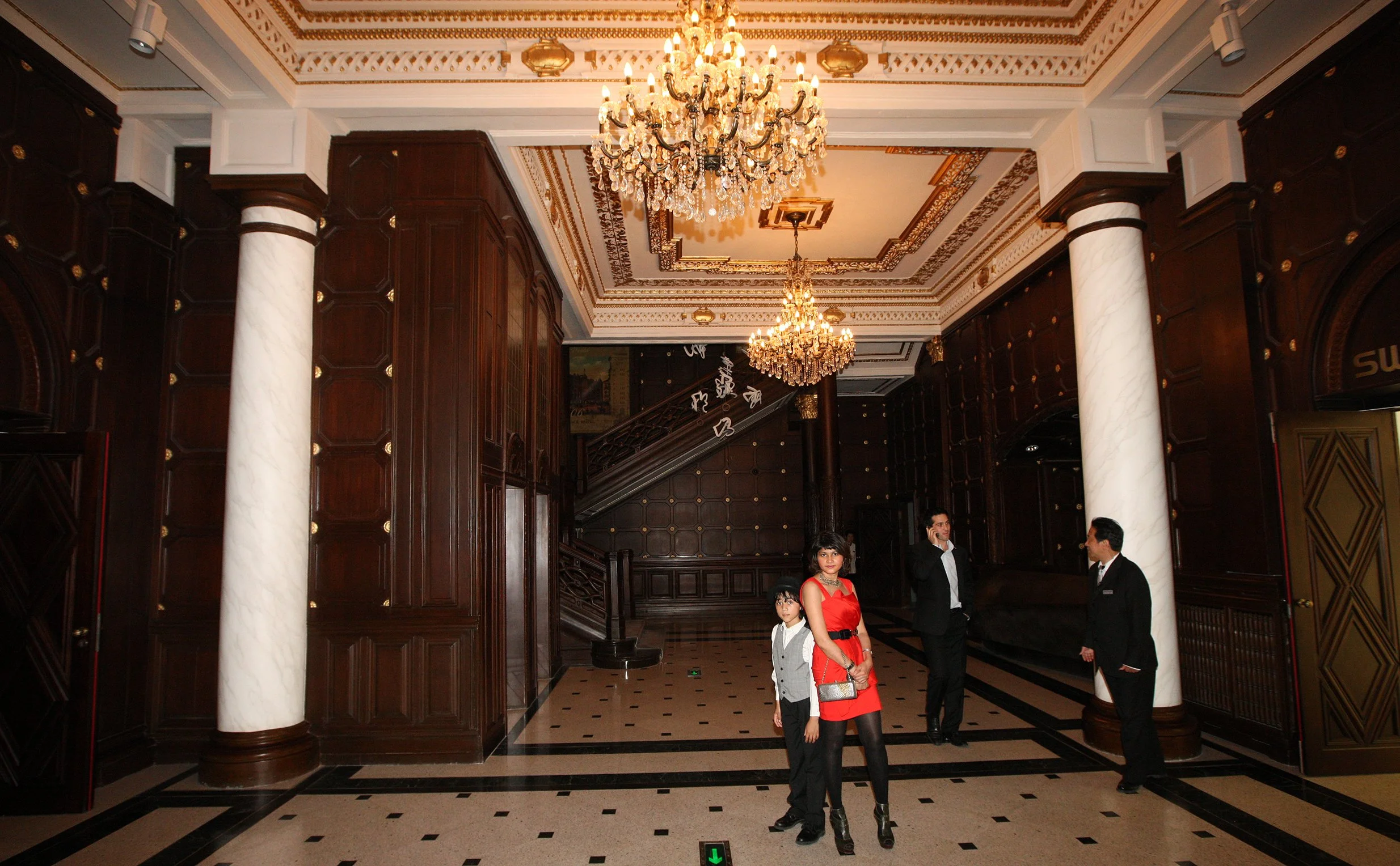 2011-4-29 NIGHT AT SHOOK AT 19 BUND SHANGHAI (96).JPG