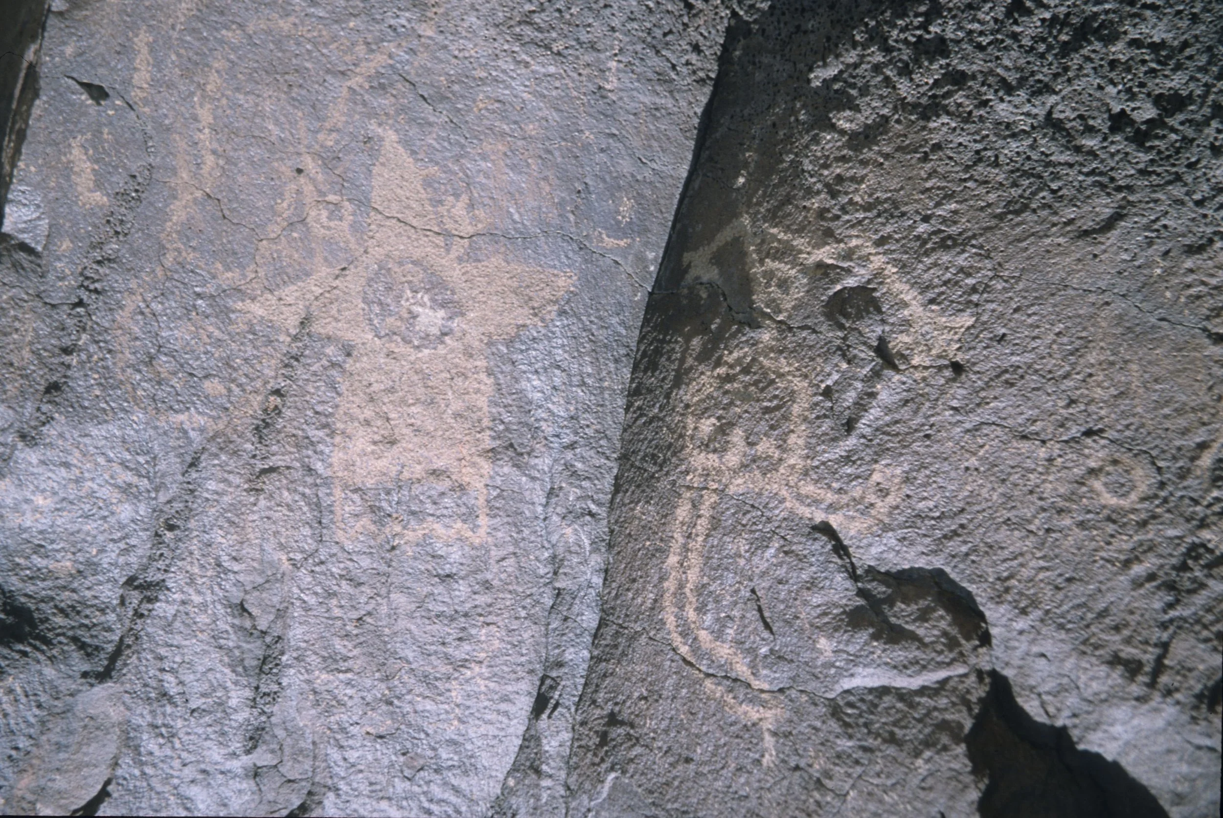 DEATH VALLEY - PETROGLYPHS.jpg
