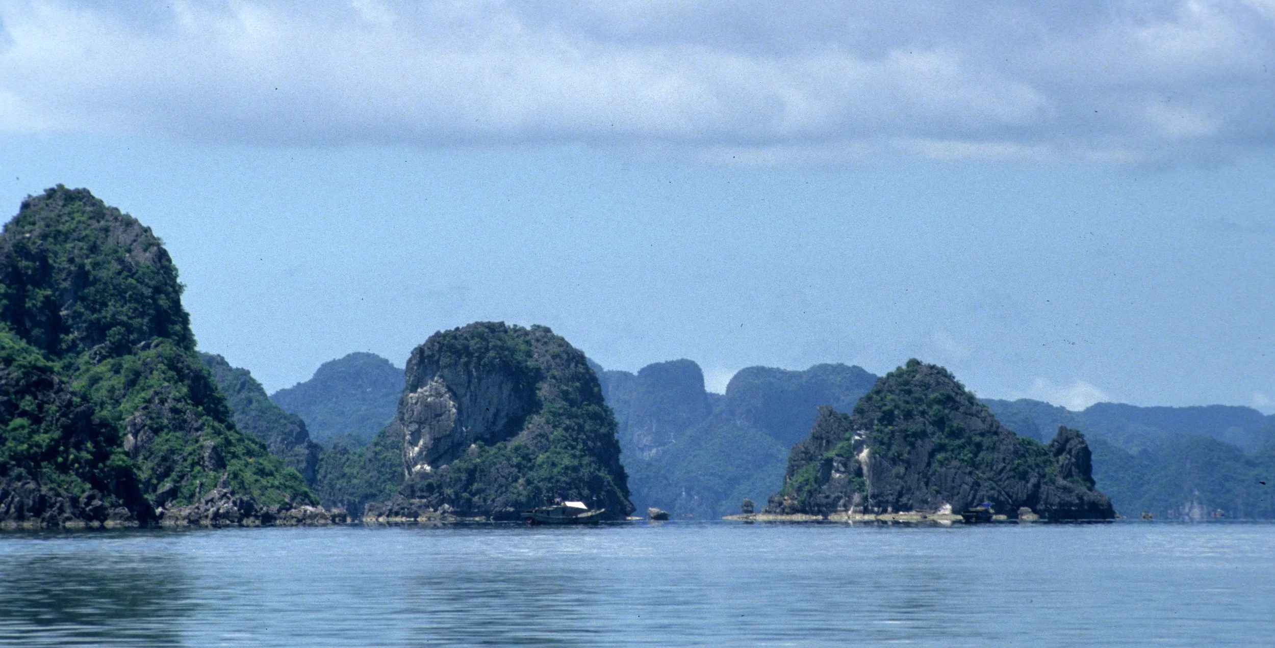 HALONG BAY - KARST LANDSCAPES.jpg