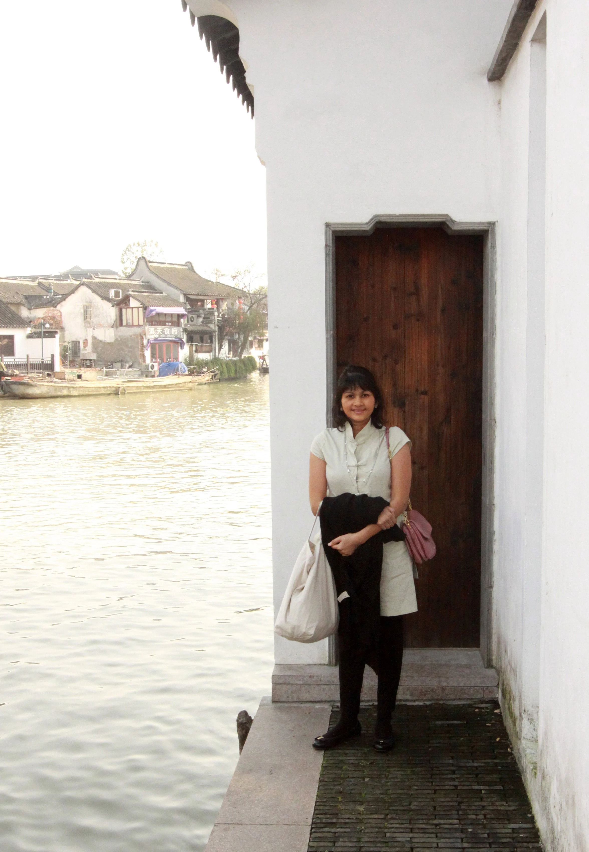 ZHUJIAJIAO WATER TOWN - NOVEMBER 20 2011 (9).JPG