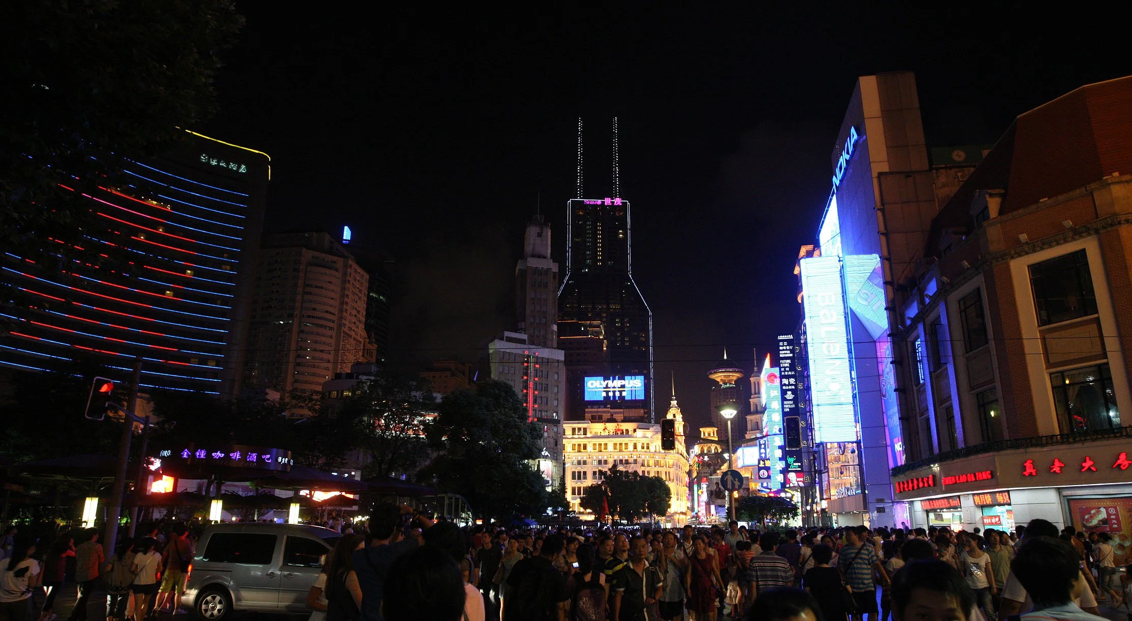SHANGHAI NIGHT OUT - NANJING ROAD IN AUGUST (21).JPG