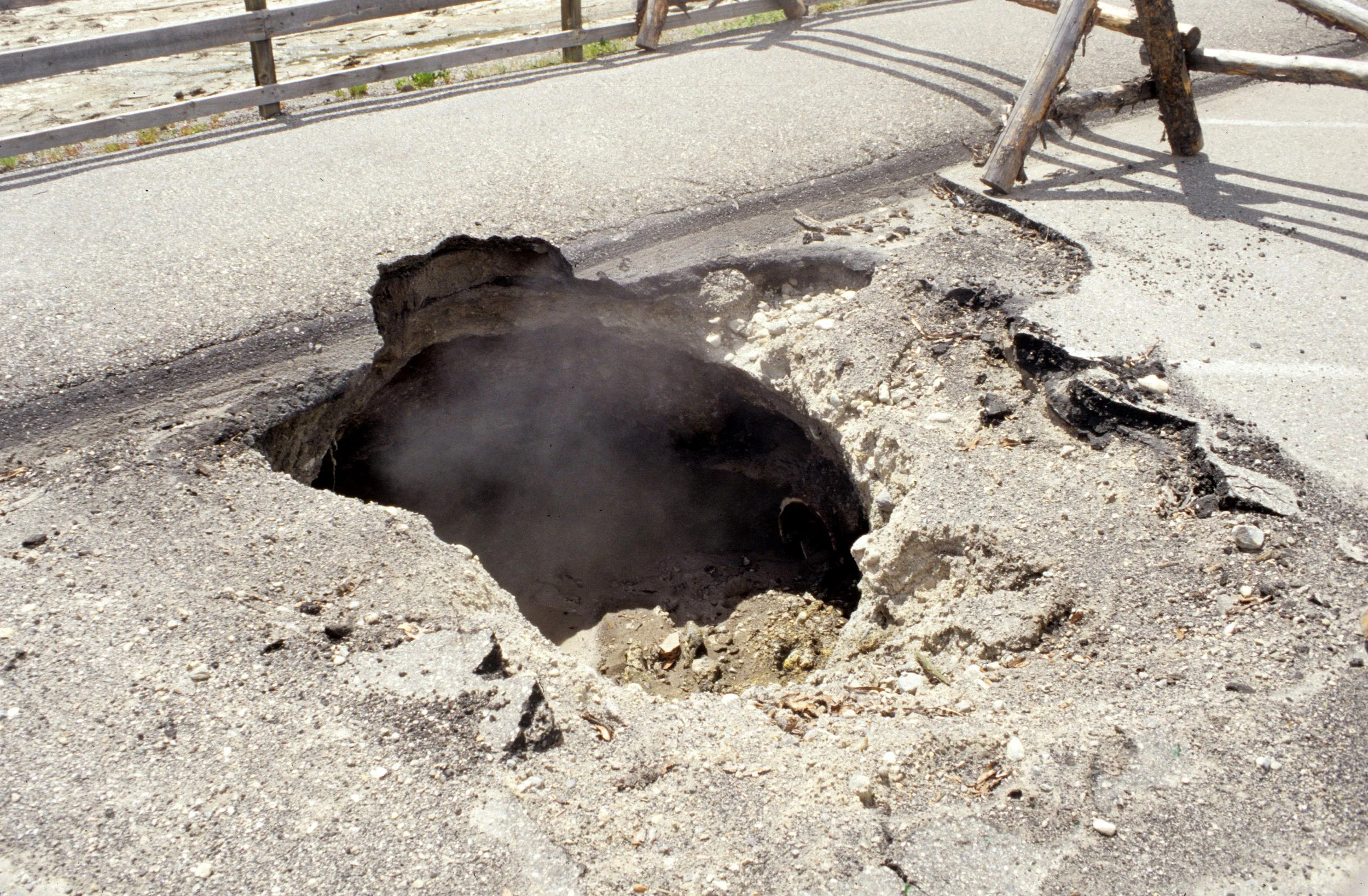 YELLOWSTONE - HOTSPRINGS A.jpg