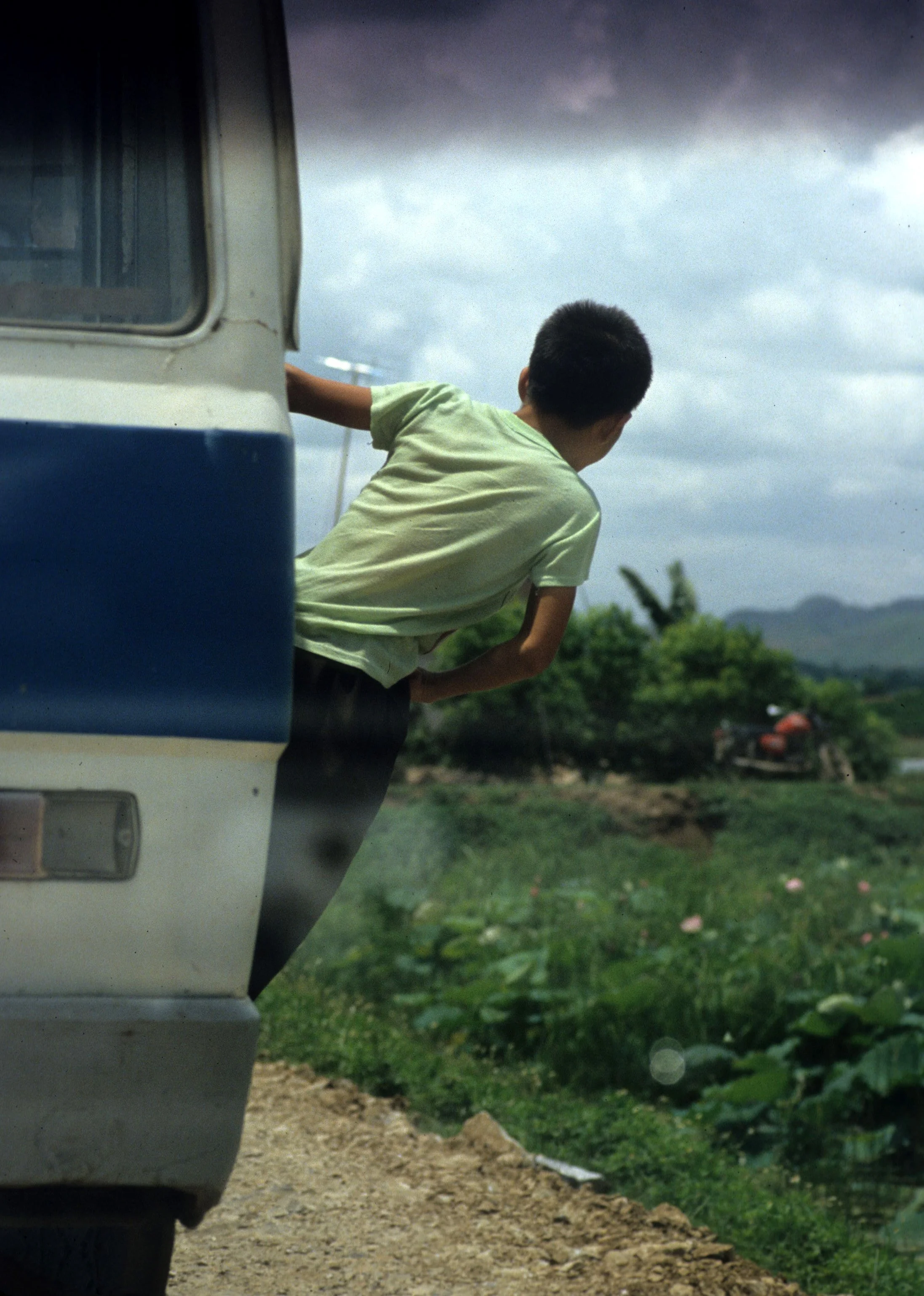 VIET NAM - PEEING ON ROUTE 1.jpg
