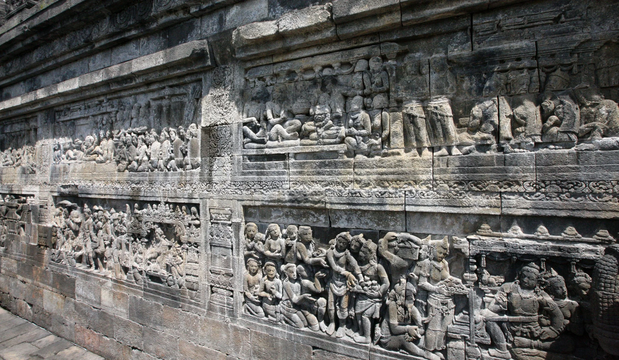 BOROBUDUR RUINS - YOGYAKARTA INDONESIA (8).JPG