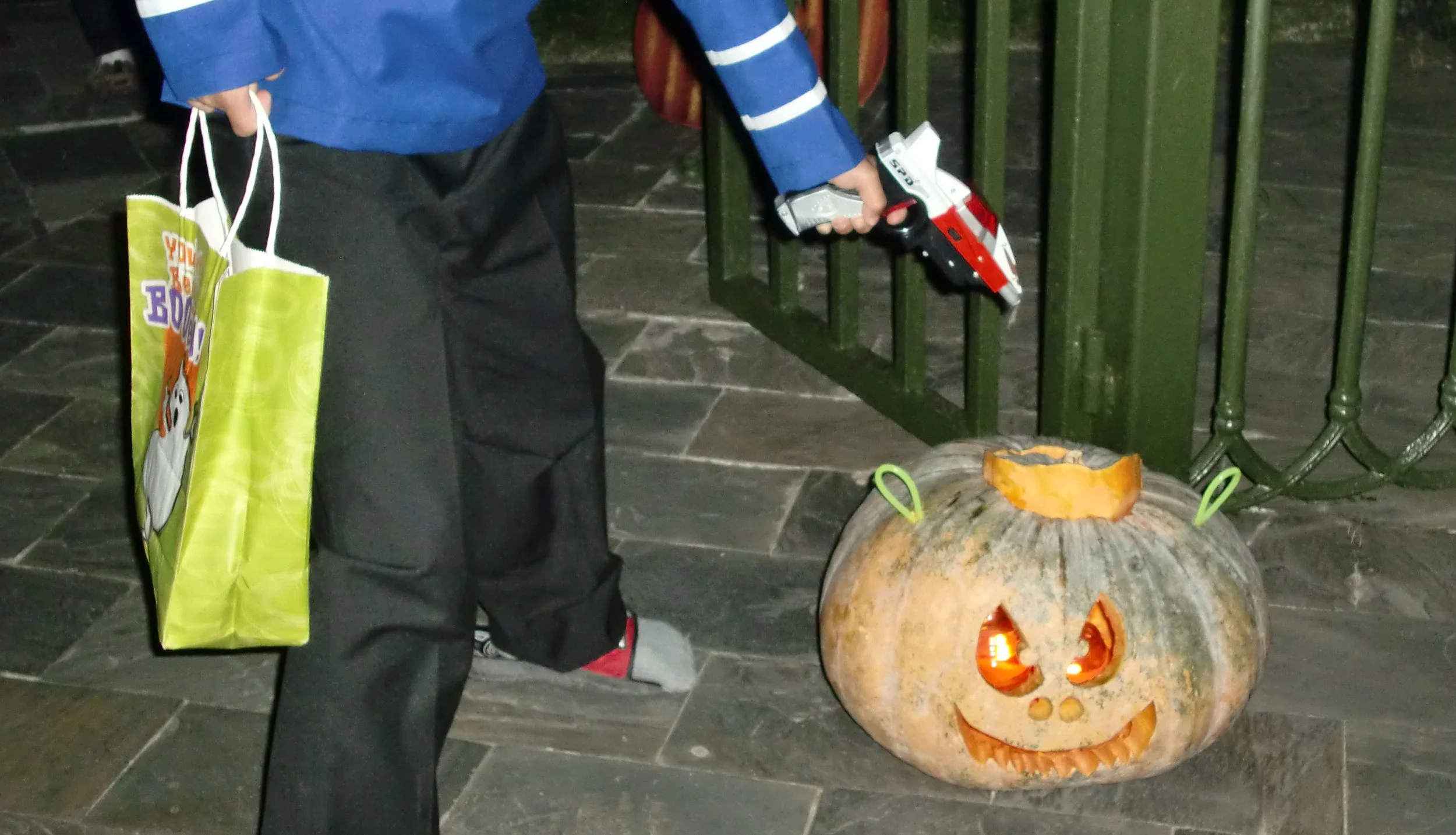 HALLOWEEN IN SHANGHAI - 2010 (28).JPG