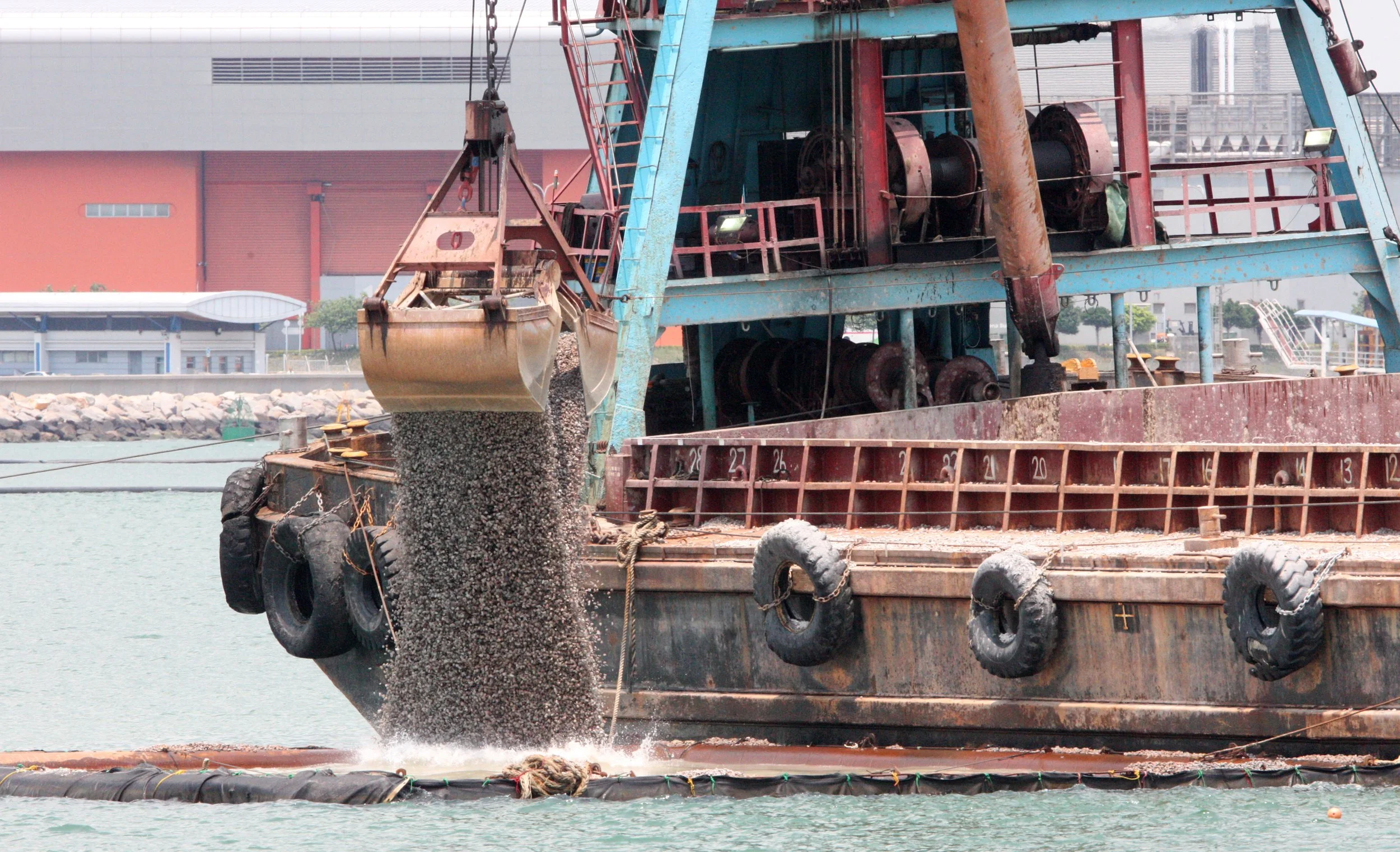 HONG KONG HARBOR NEAR LANTAU ISLAND (4).JPG