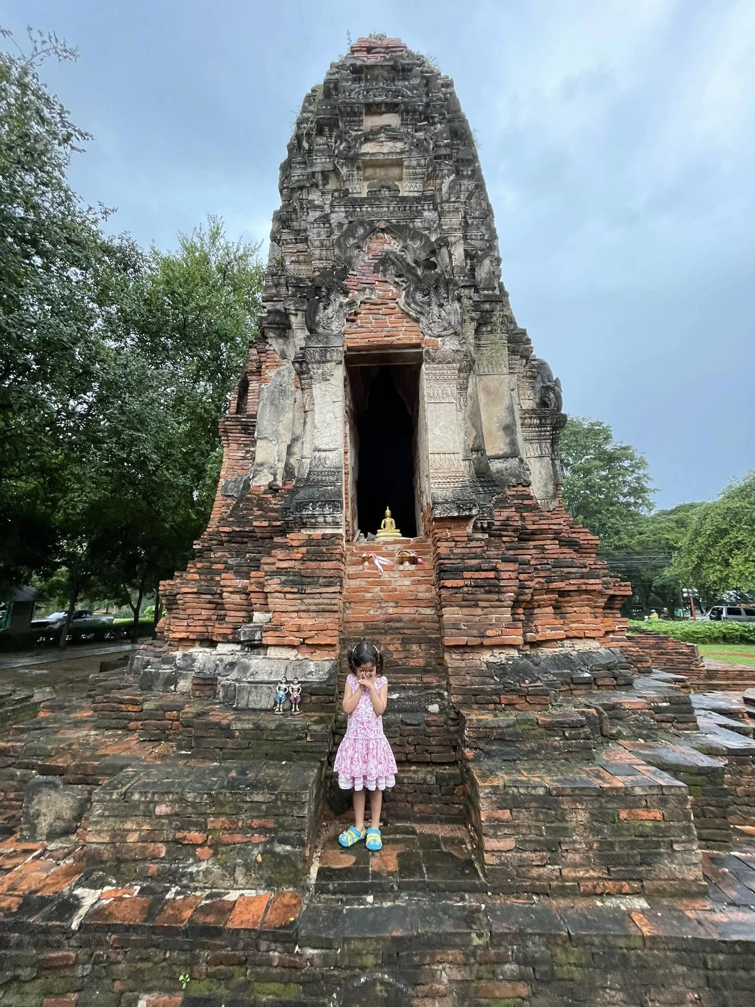 2022 Ayutthaya with Cokie. Liana & Lalita & Gift (62).jpg