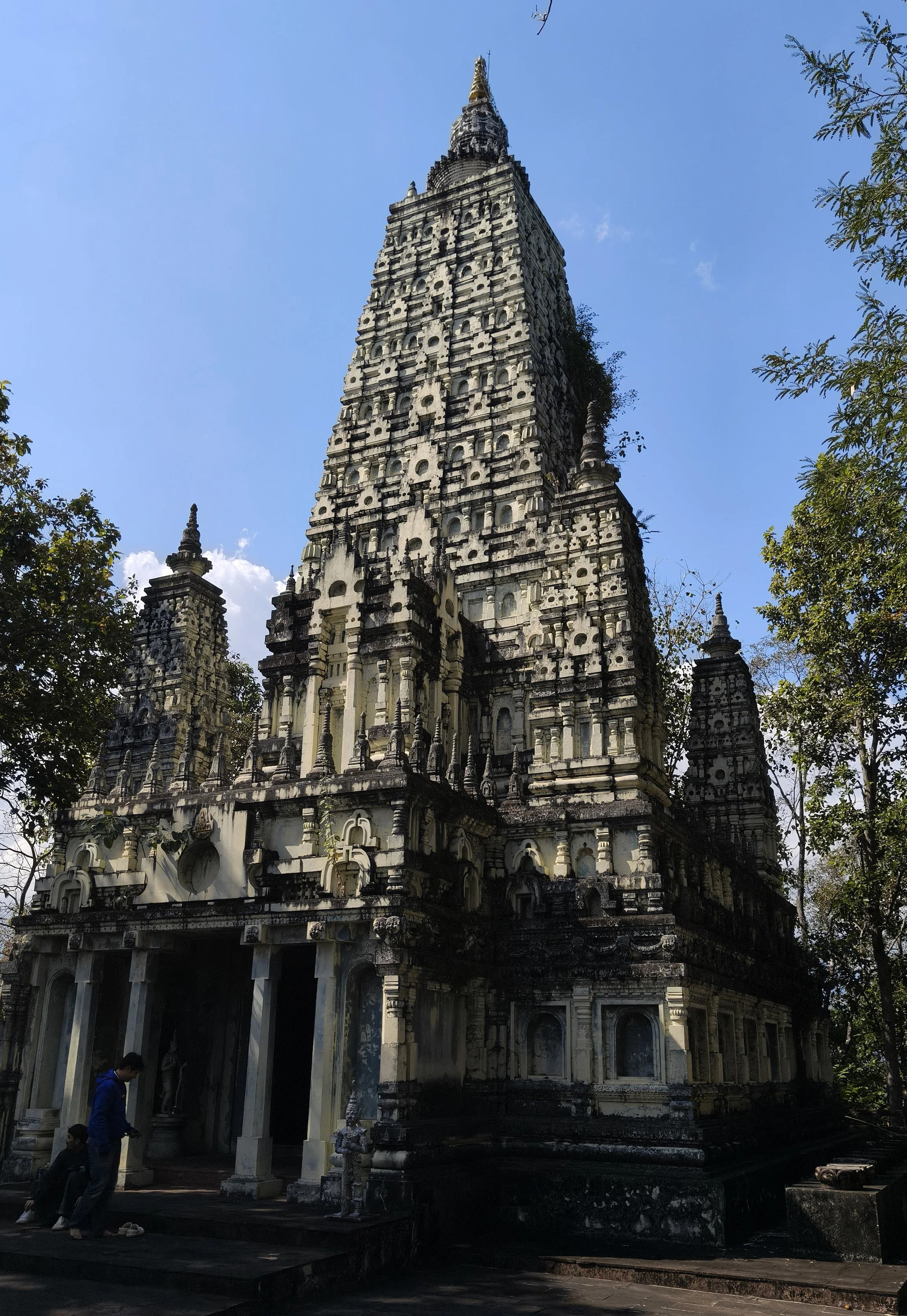 Phra Chedi Phutthakhaya Phayao Province (5).jpg