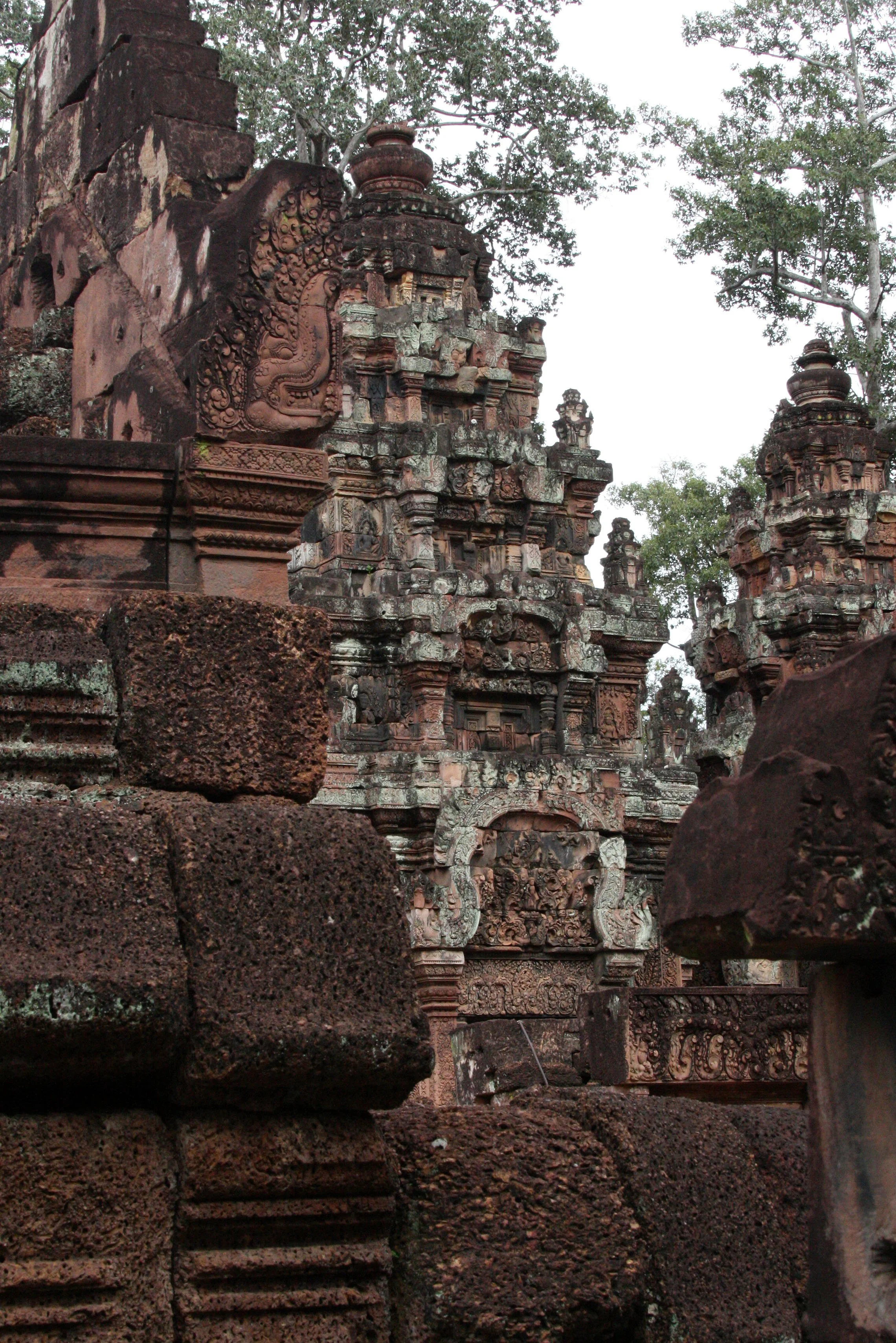 BANTEAY SREI TEMPLE CAMBODIA - JULY 2010 (15).JPG