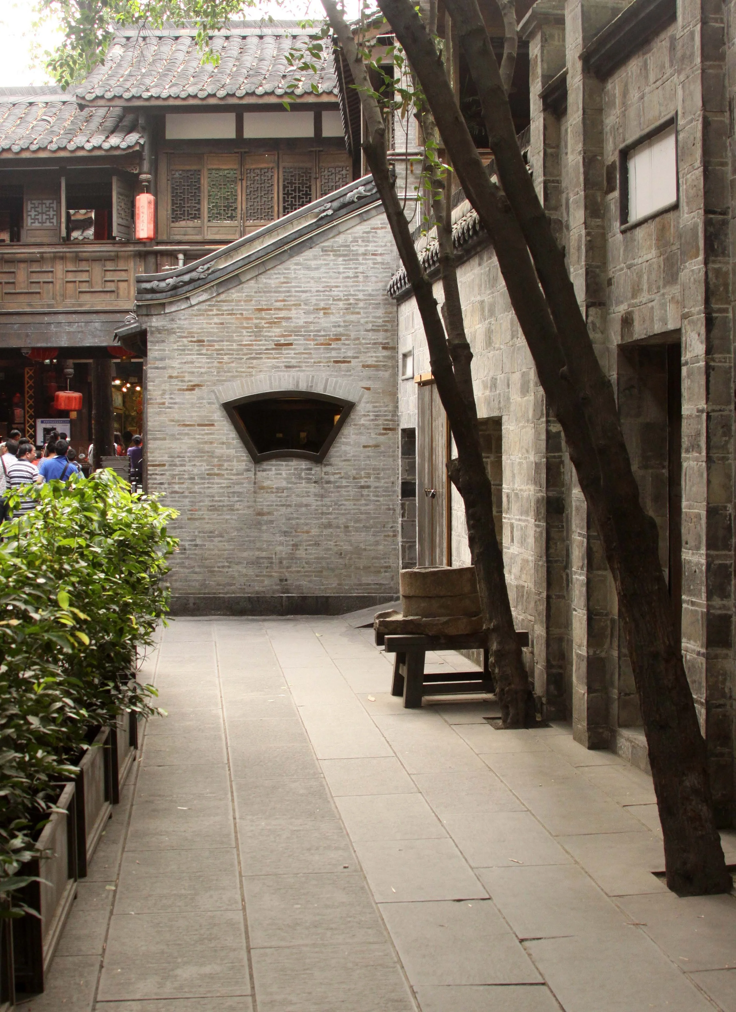 CHENGDU - JINLI STREET - CHINA ALIVE 2011 (1).JPG