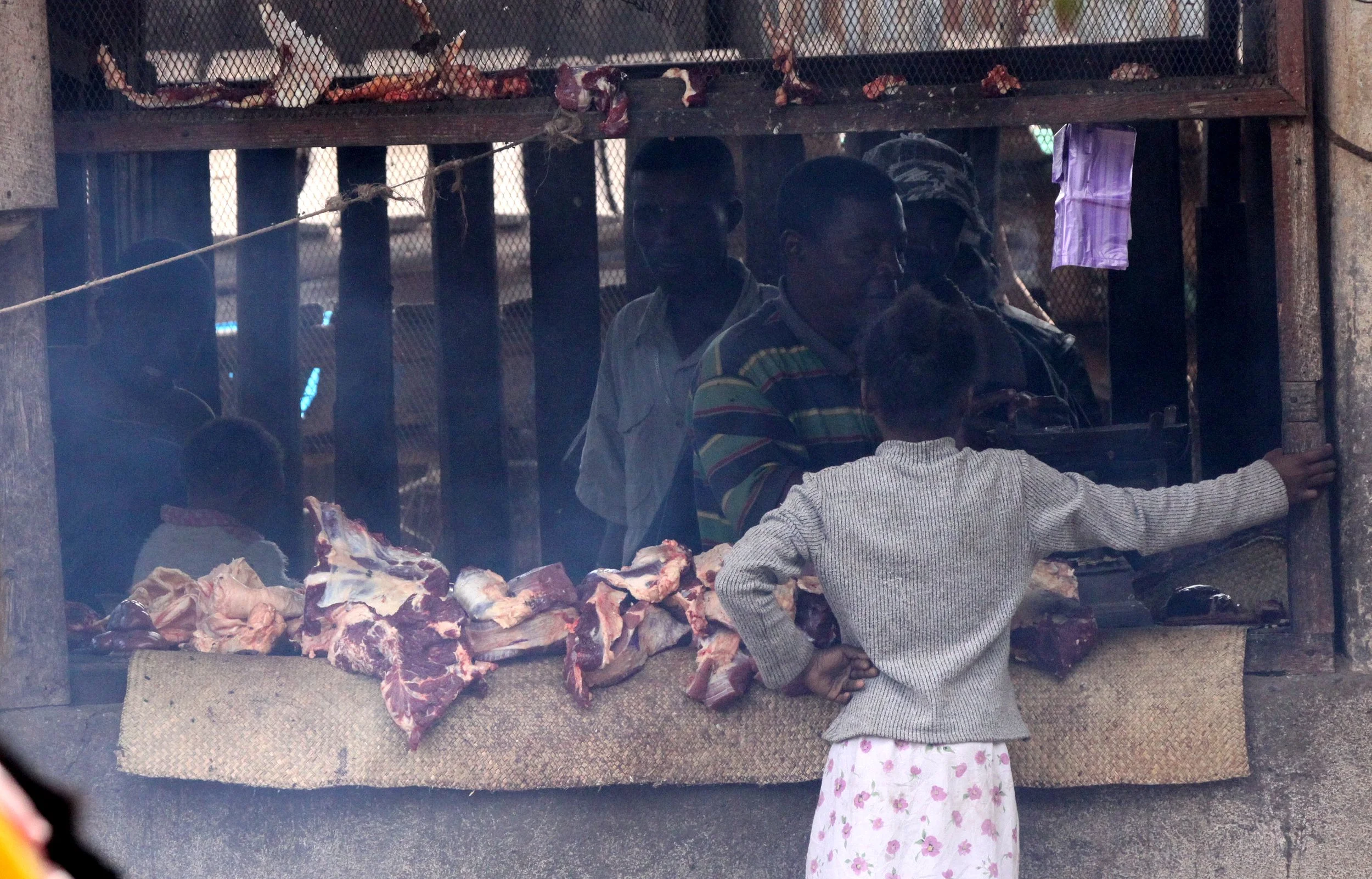 ANTANDROY VILLAGE - ZEBU MARKET DAY (17).JPG