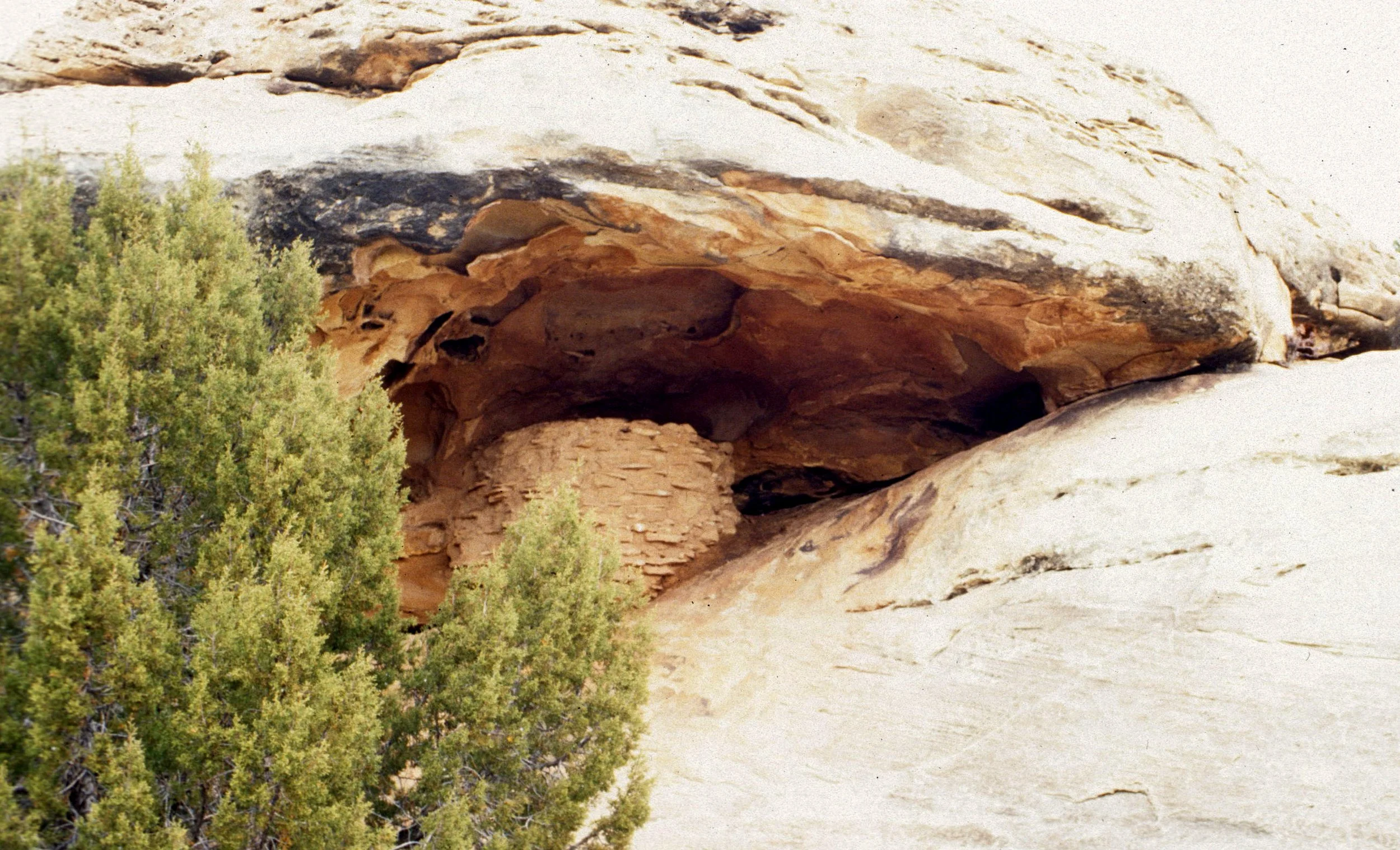 UTAH - CANYONLANDS NP - ANASAZI CACHE.jpg