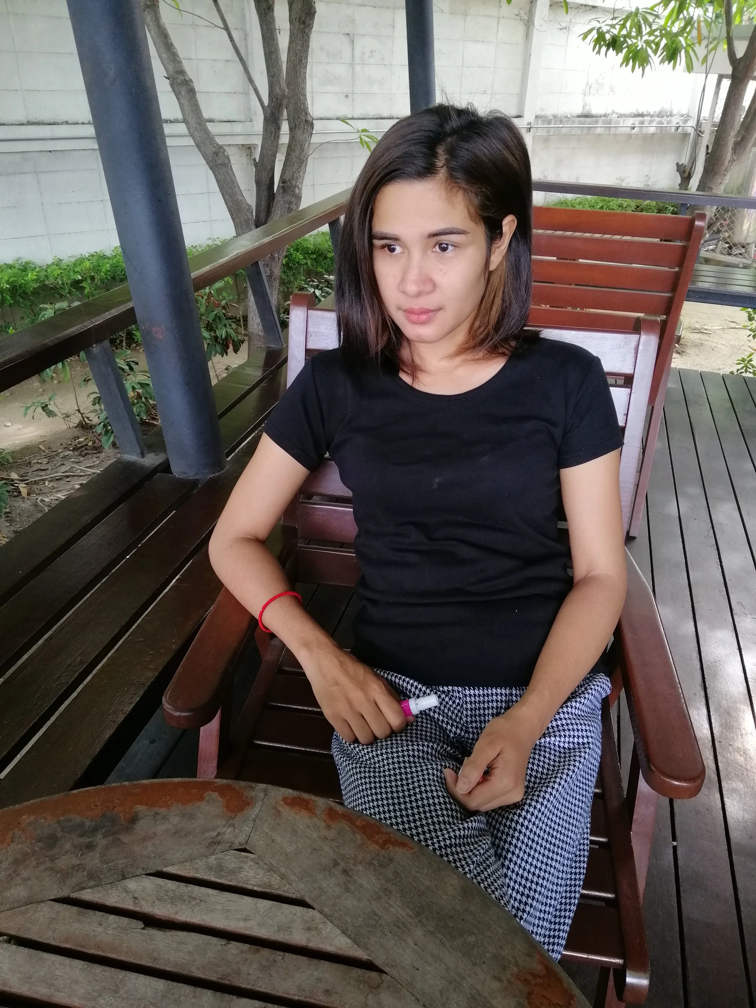 2018 Pics with Gift in Thailand (547).jpg
