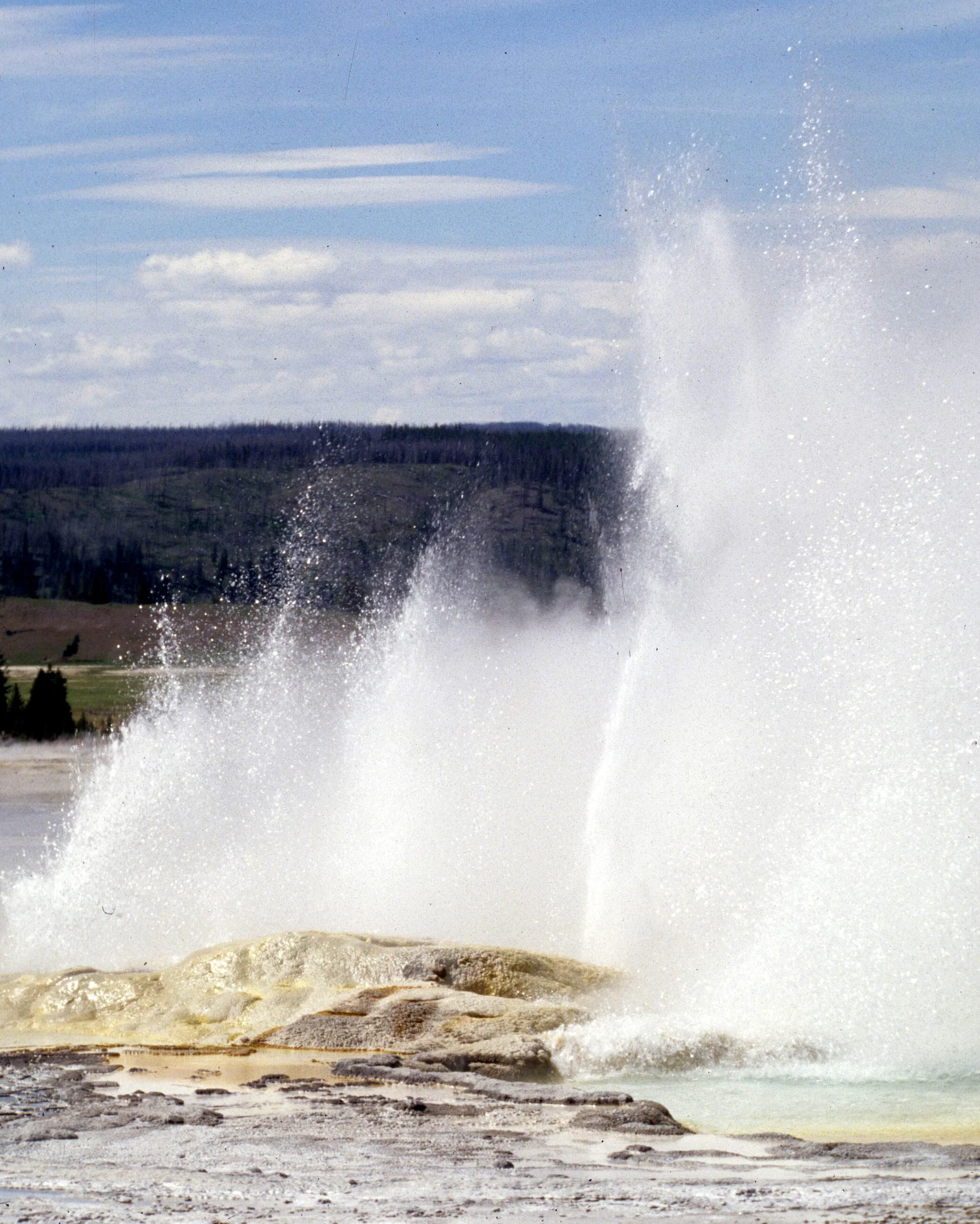 YELLOWSTONE - GEYSER VALLEY E.jpg
