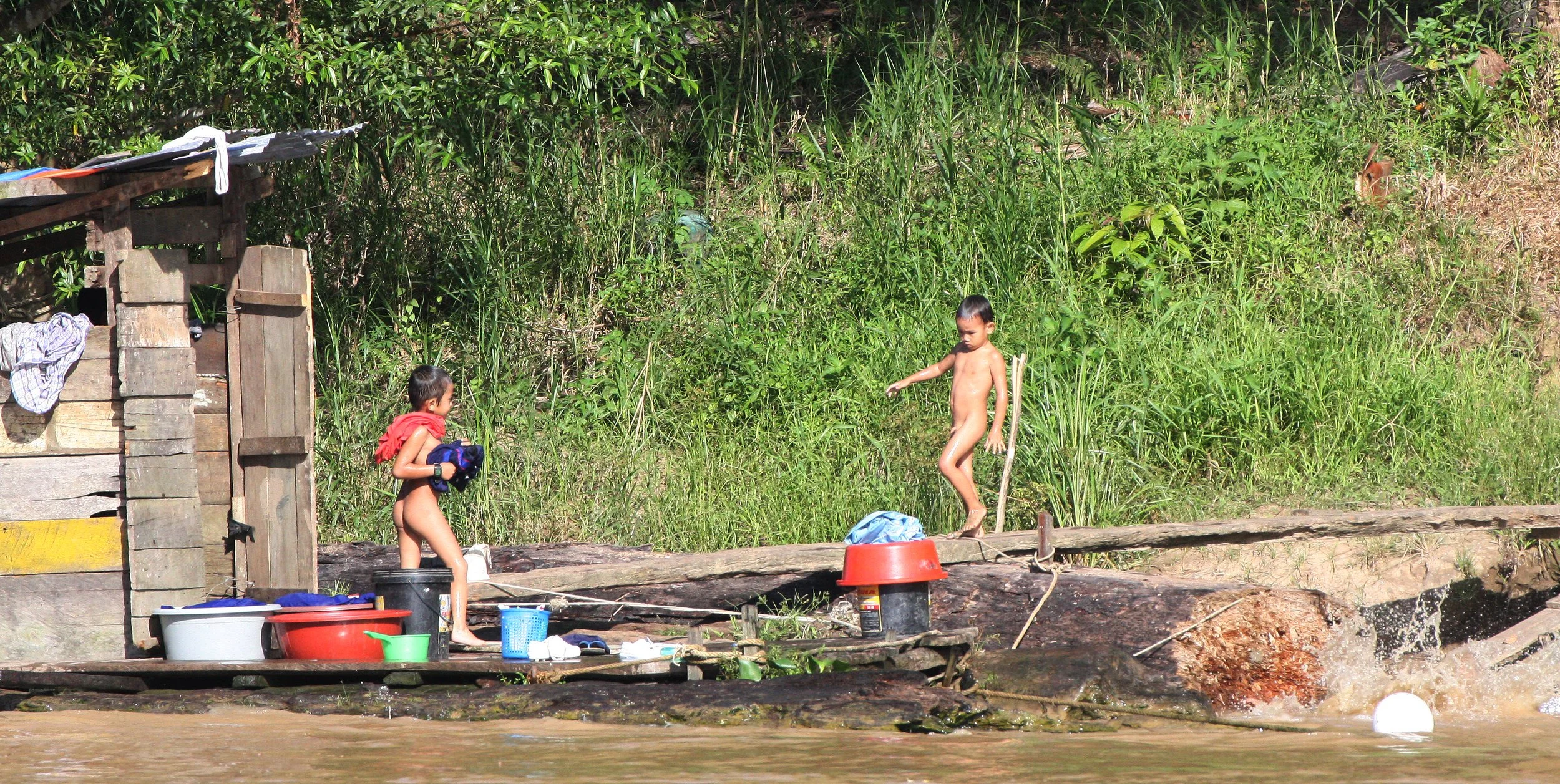 KINABATANGAN RIVER BORNEO - VILLAGERS (3).JPG