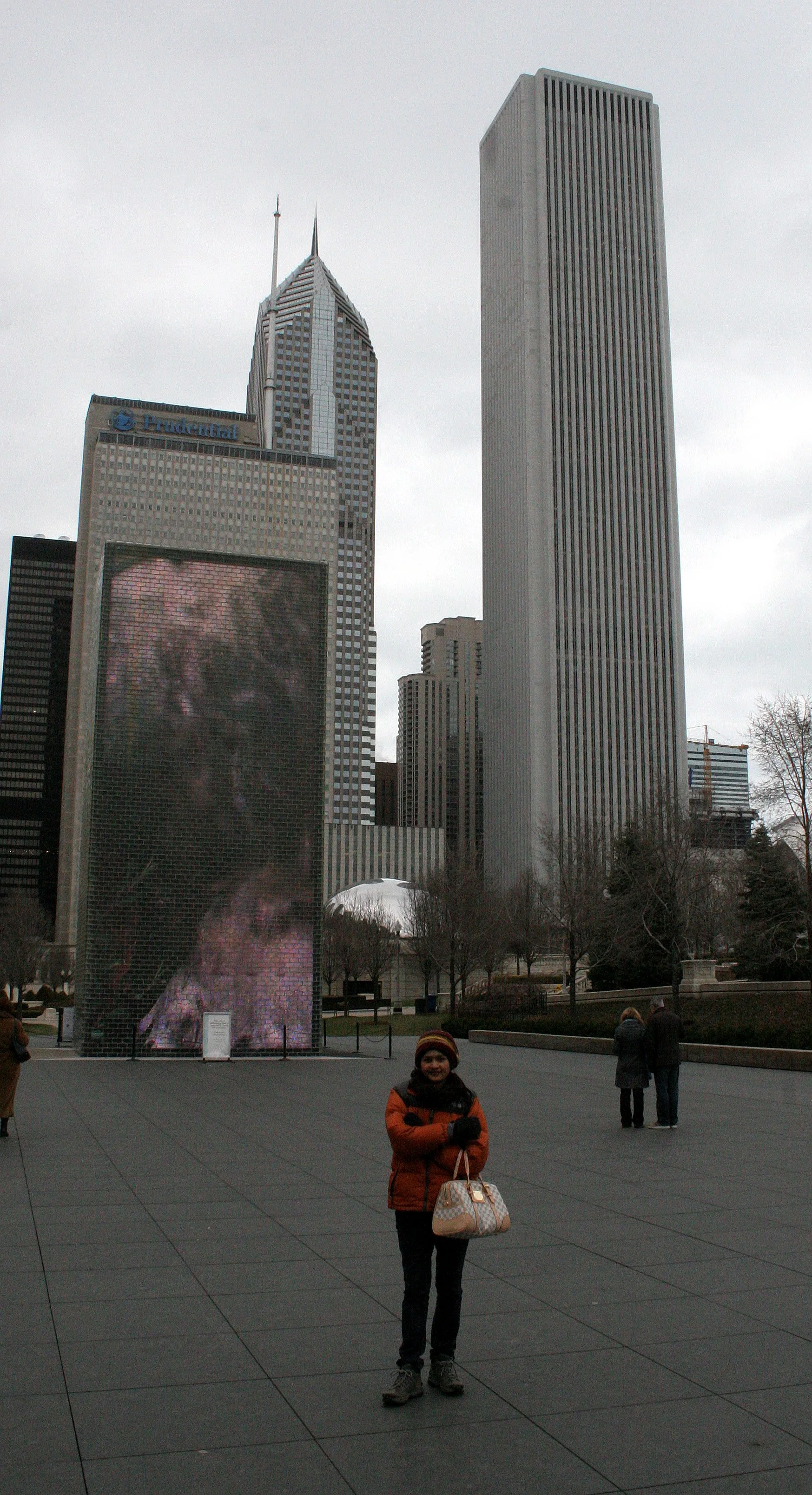 2008-4-1 CHICAGO SPRING TRIP - MELINIUM PARK (7).JPG