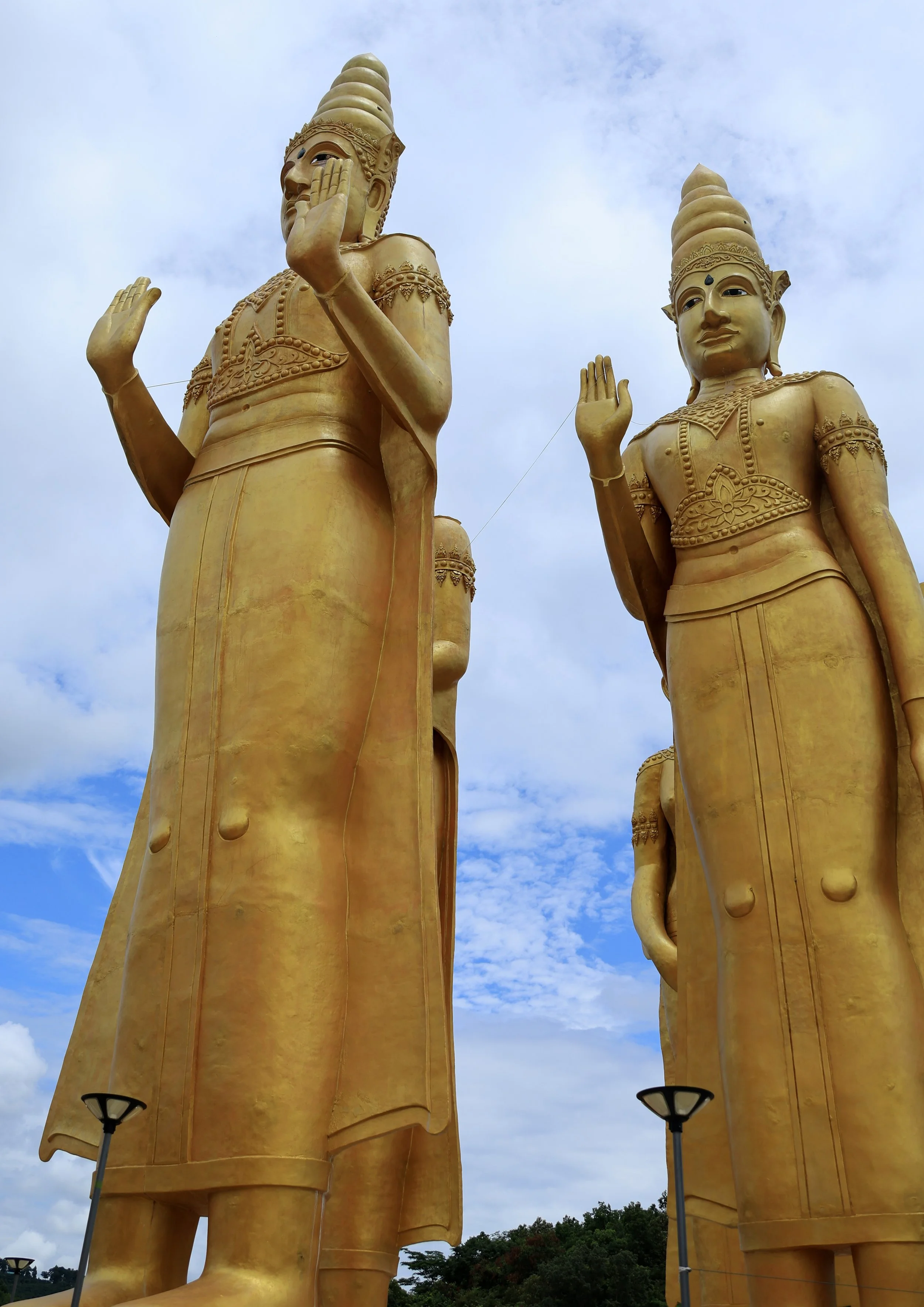 Wat Phra That Chom Chan in the Fai Kwang Subdistrict of Phayao Province, Thailand (2).jpg