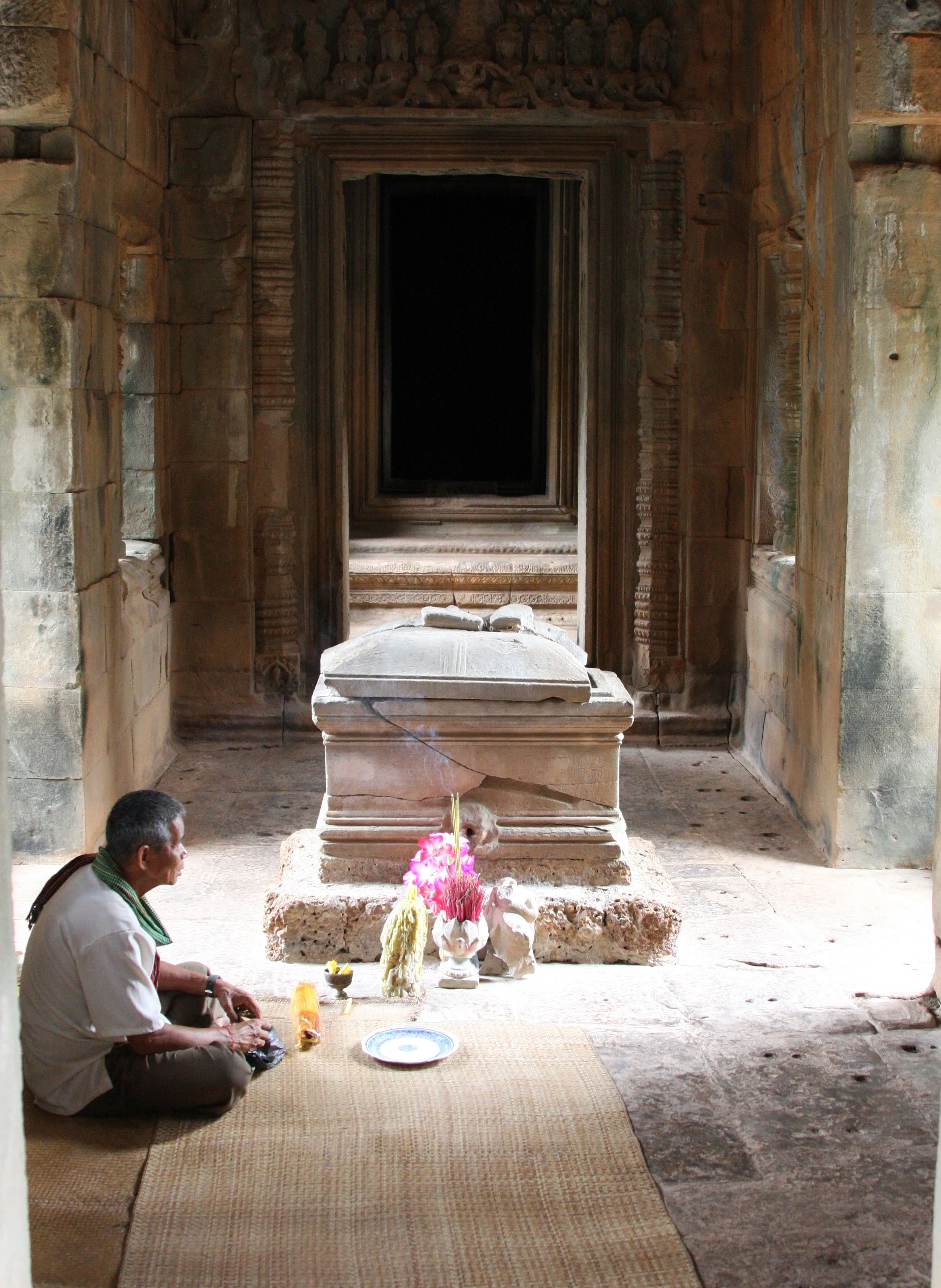 BANTEAY SAMRE TEMPLE - CAMBODIA (22).JPG