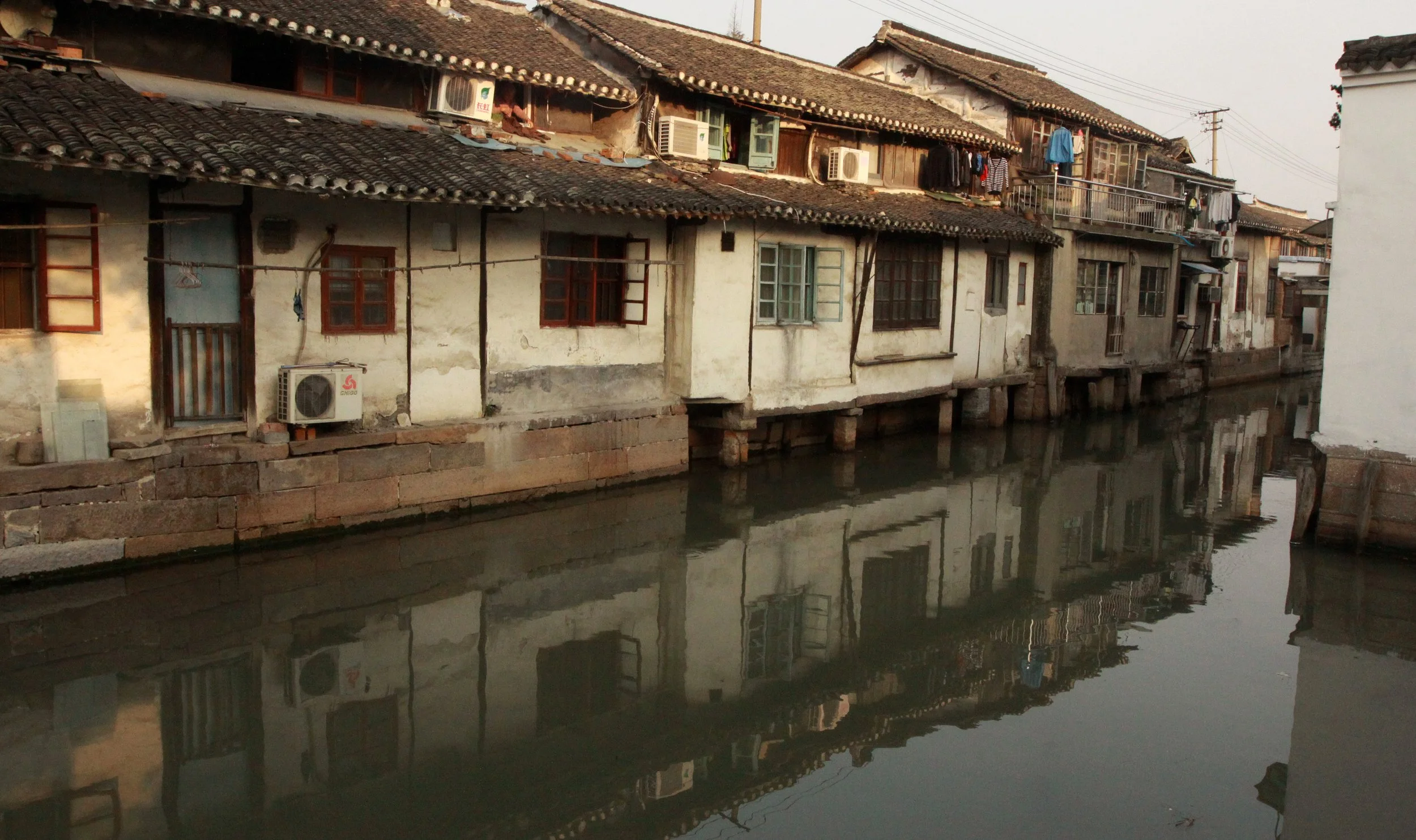 ZHUJIAJIAO WATER TOWN - NOVEMBER 20 2011 (136).JPG