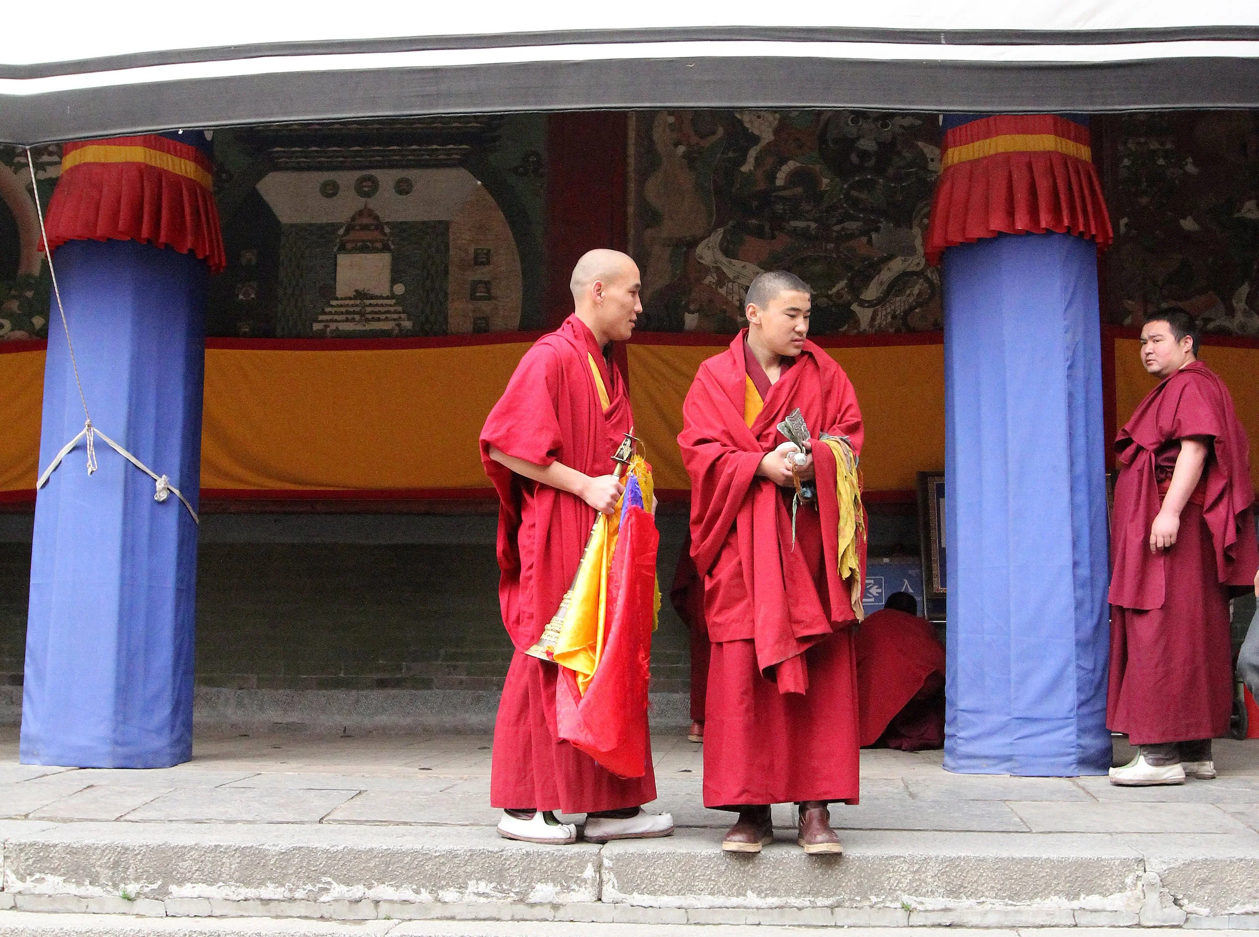 KUMBUM MONASTERY - QINGHAI - SUNNING BUDDHA FESTIVAL 2013 (62).JPG