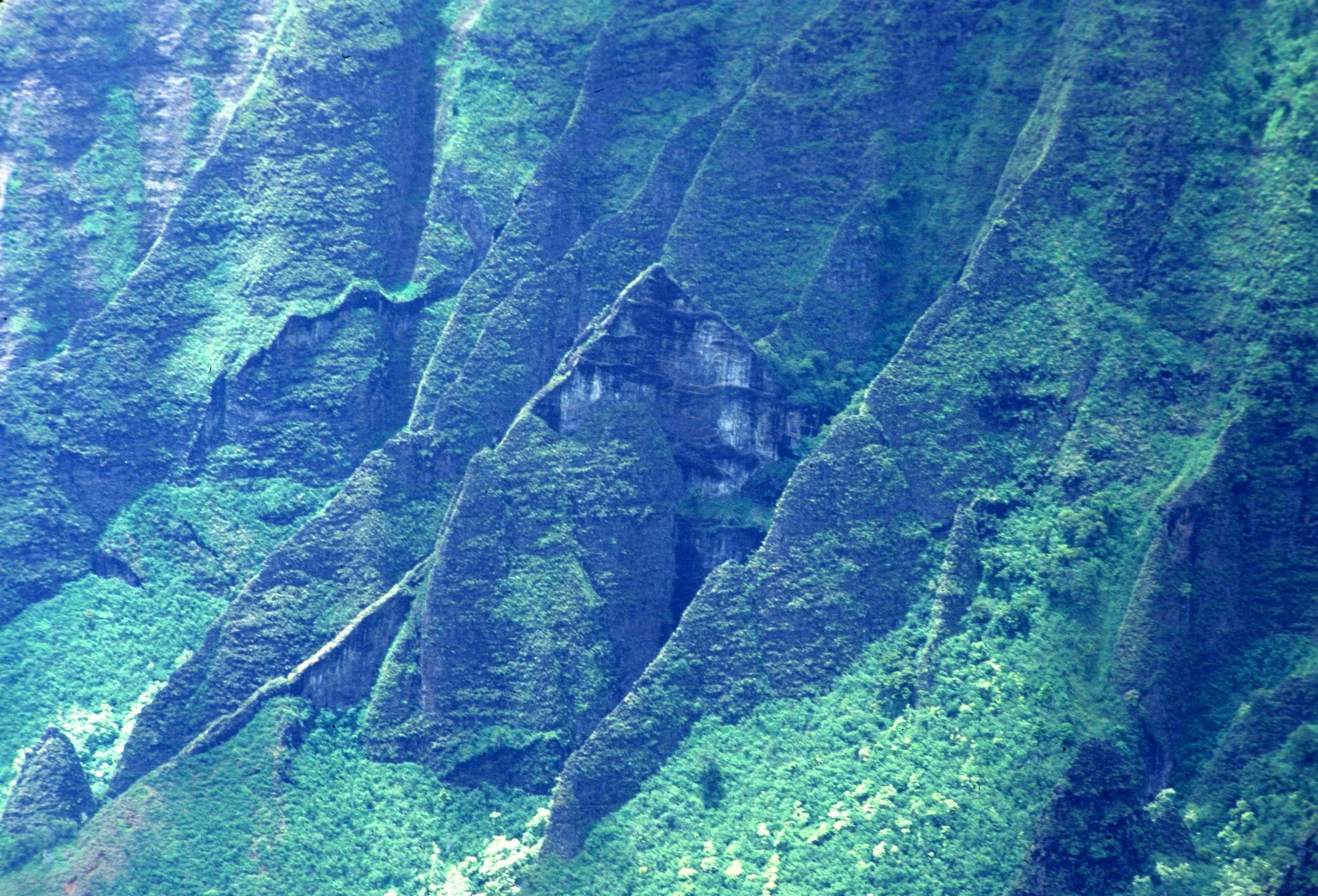 HAWAII - KAUAI - NAPALI COAST CLIFFS.jpg