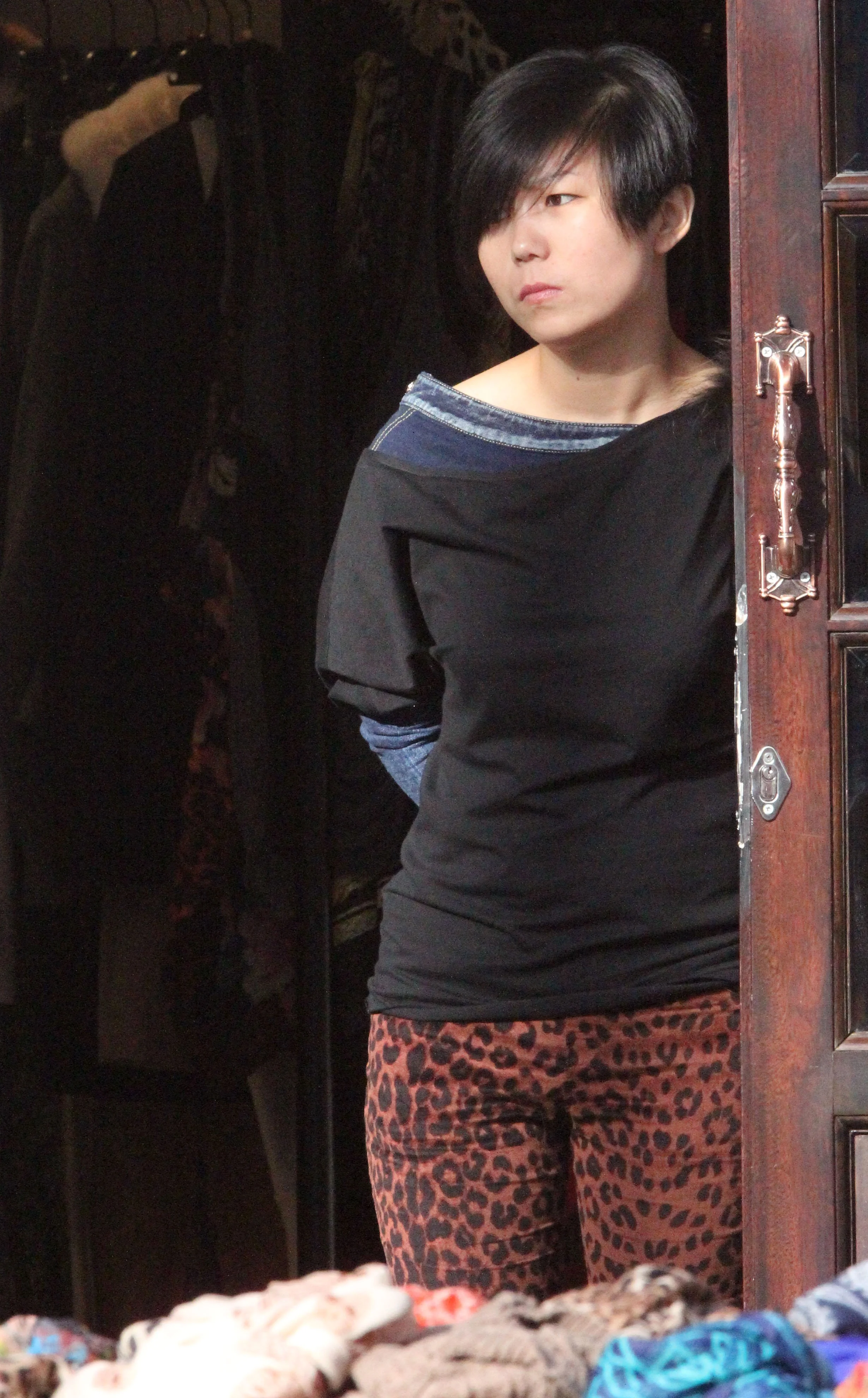 2012-11-3  SHANGHAI HUAIHAI LU ON A SUNDAY AFTERNOON (25).JPG