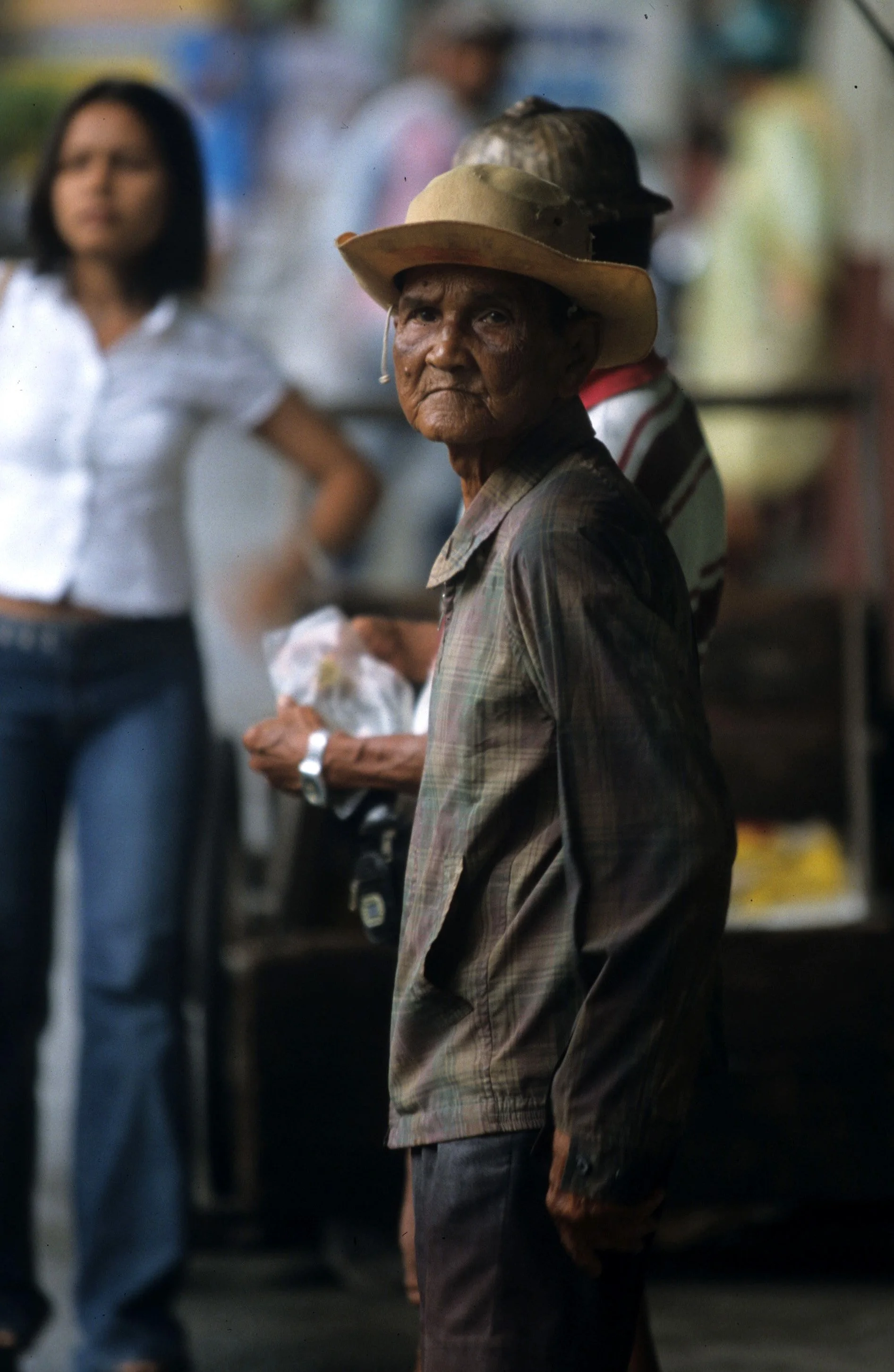 2004 Nakhonsithammarat Markets, Monks and Baby Cokie (76).jpg