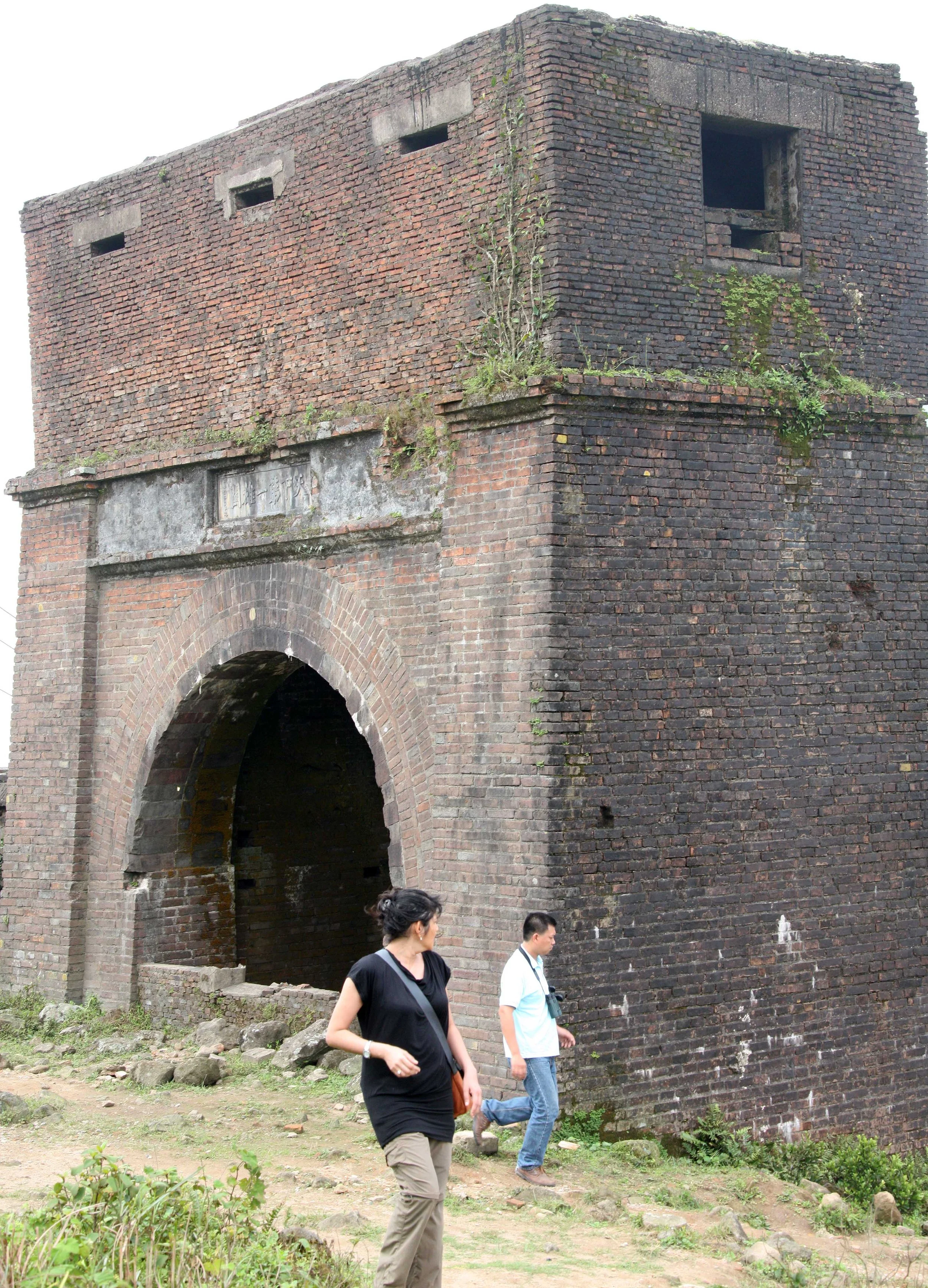 HAI VAN PASS VIET NAM (10).JPG