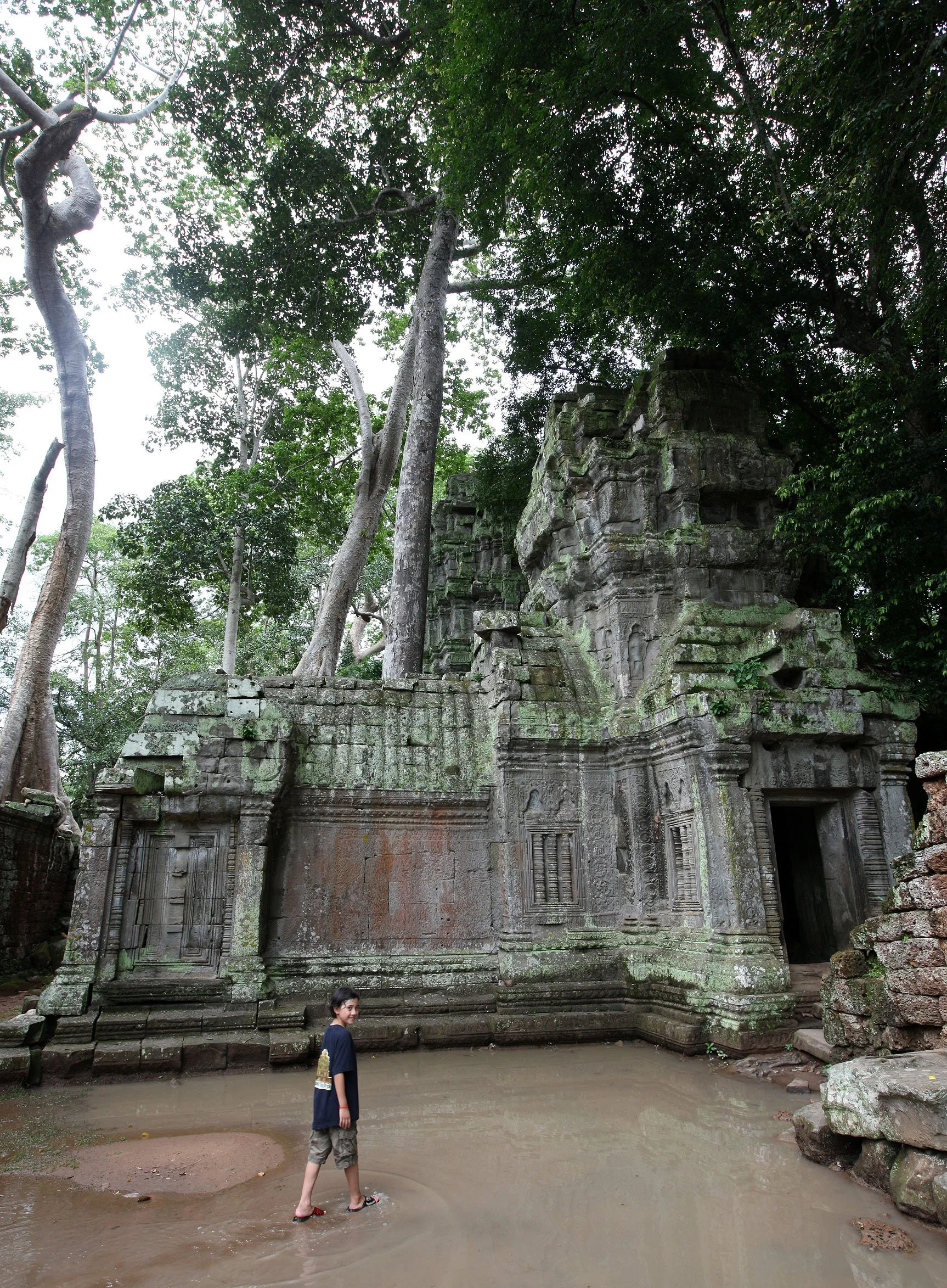 TA PROHM TEMPLE CAMBODIA - JULY 2010 (20).JPG