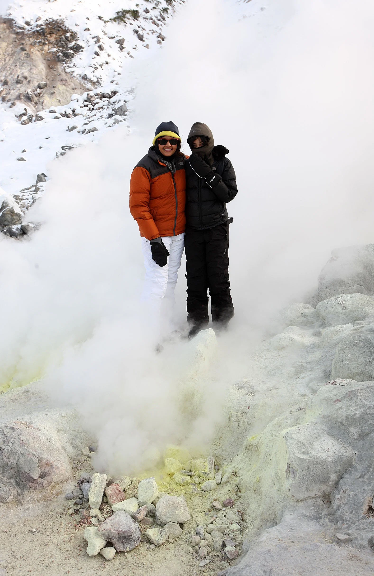 KUSSHARO LAKE, HOKKAIDO JAPAN - MT IWO FUMAROLES (4).JPG