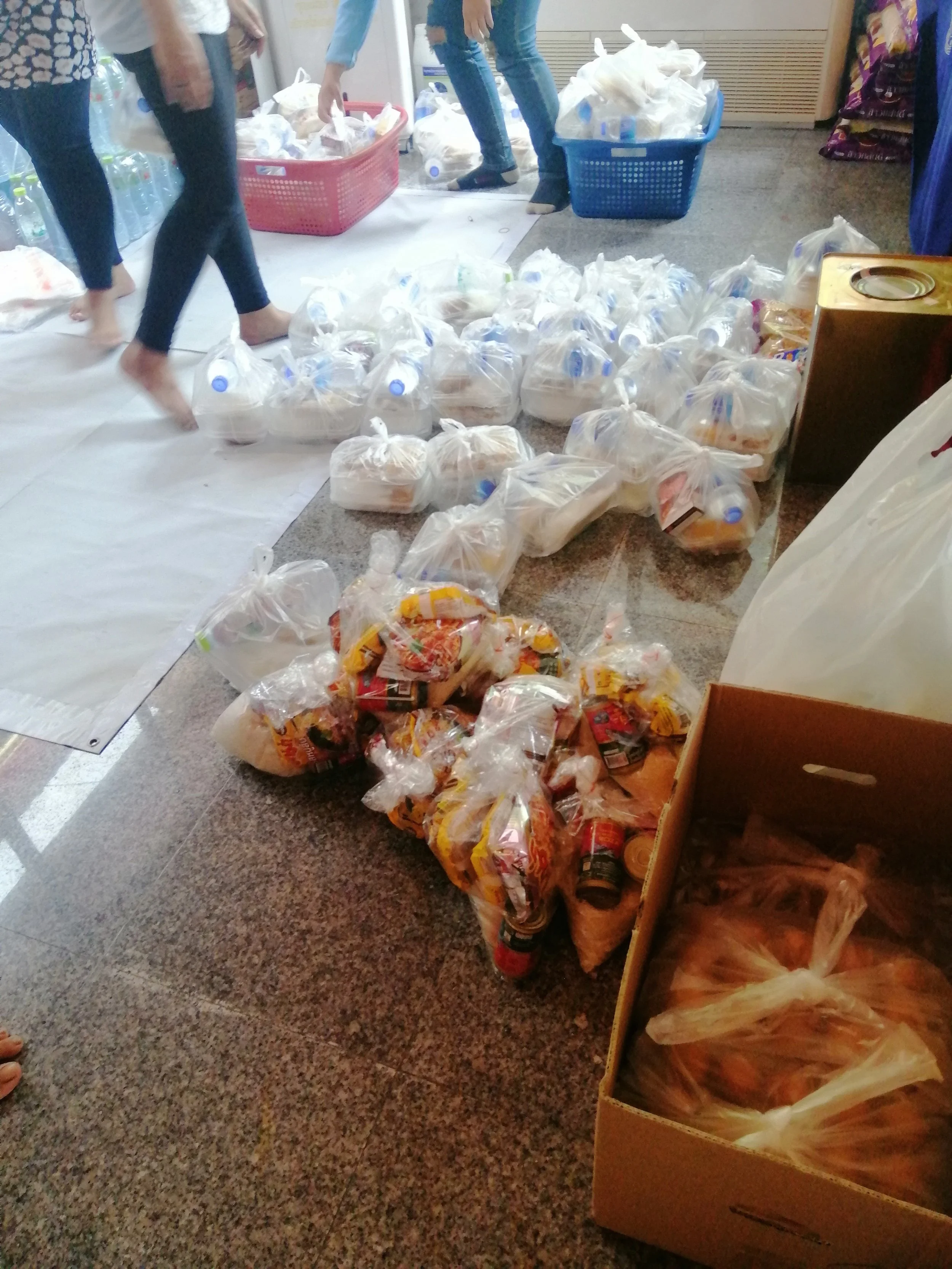 2020 Samut Prakan Covid Donations at Wat Samrong (2).jpg