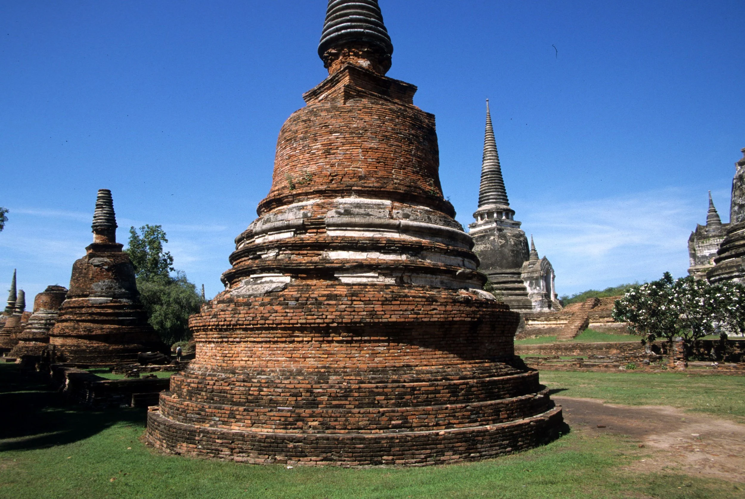 AYUDTHAYA - IMPERIAL PALACE RUINS L.jpg