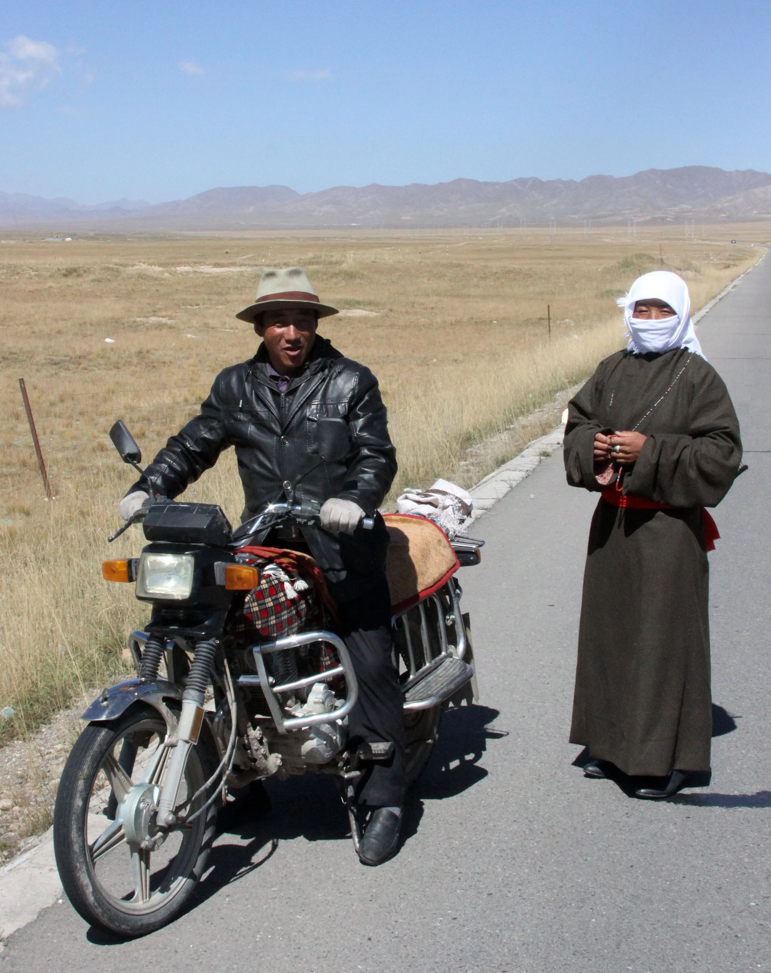 XINGHAI CANYON AND VICINITY CHINA (10).JPG