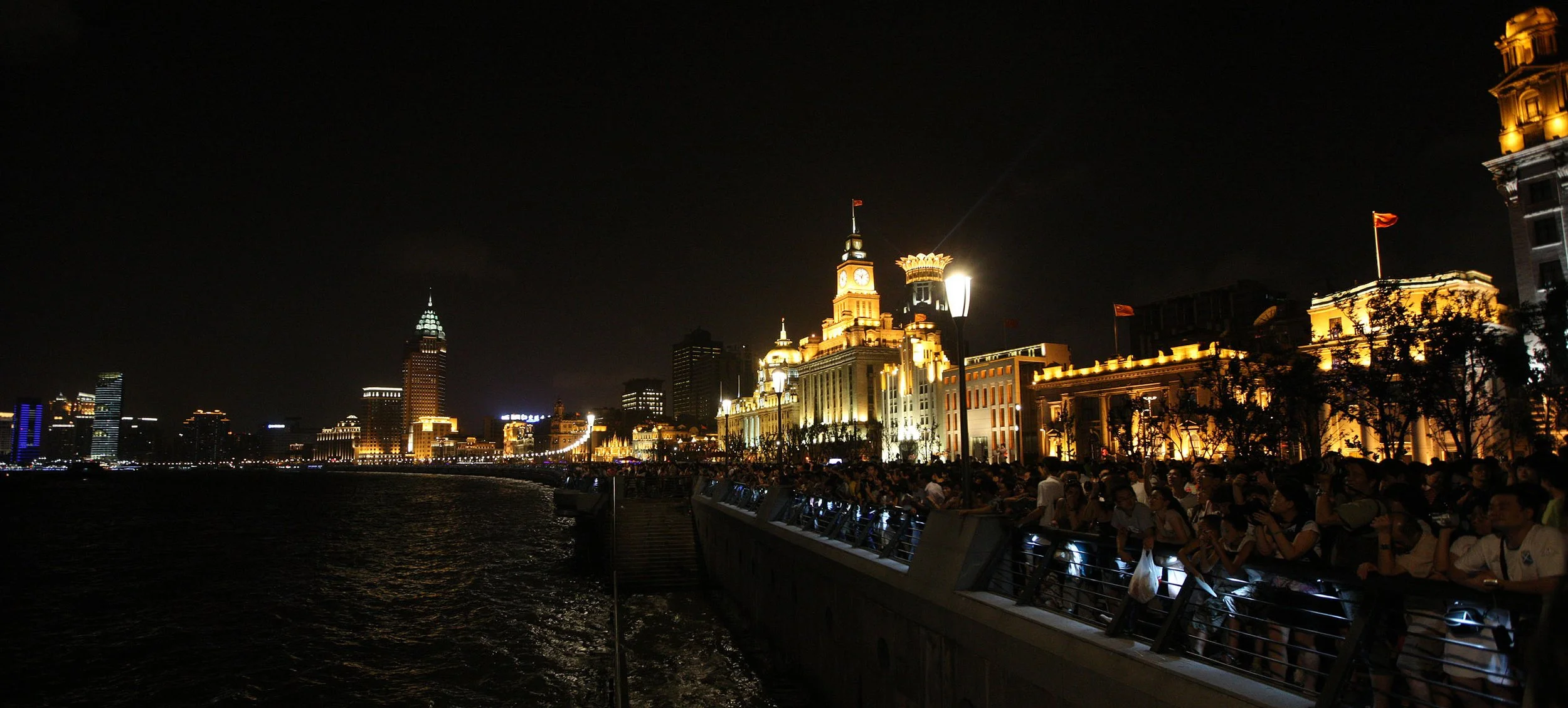 SHANGHAI NIGHT OUT - THE BUND IN AUGUST (5).JPG