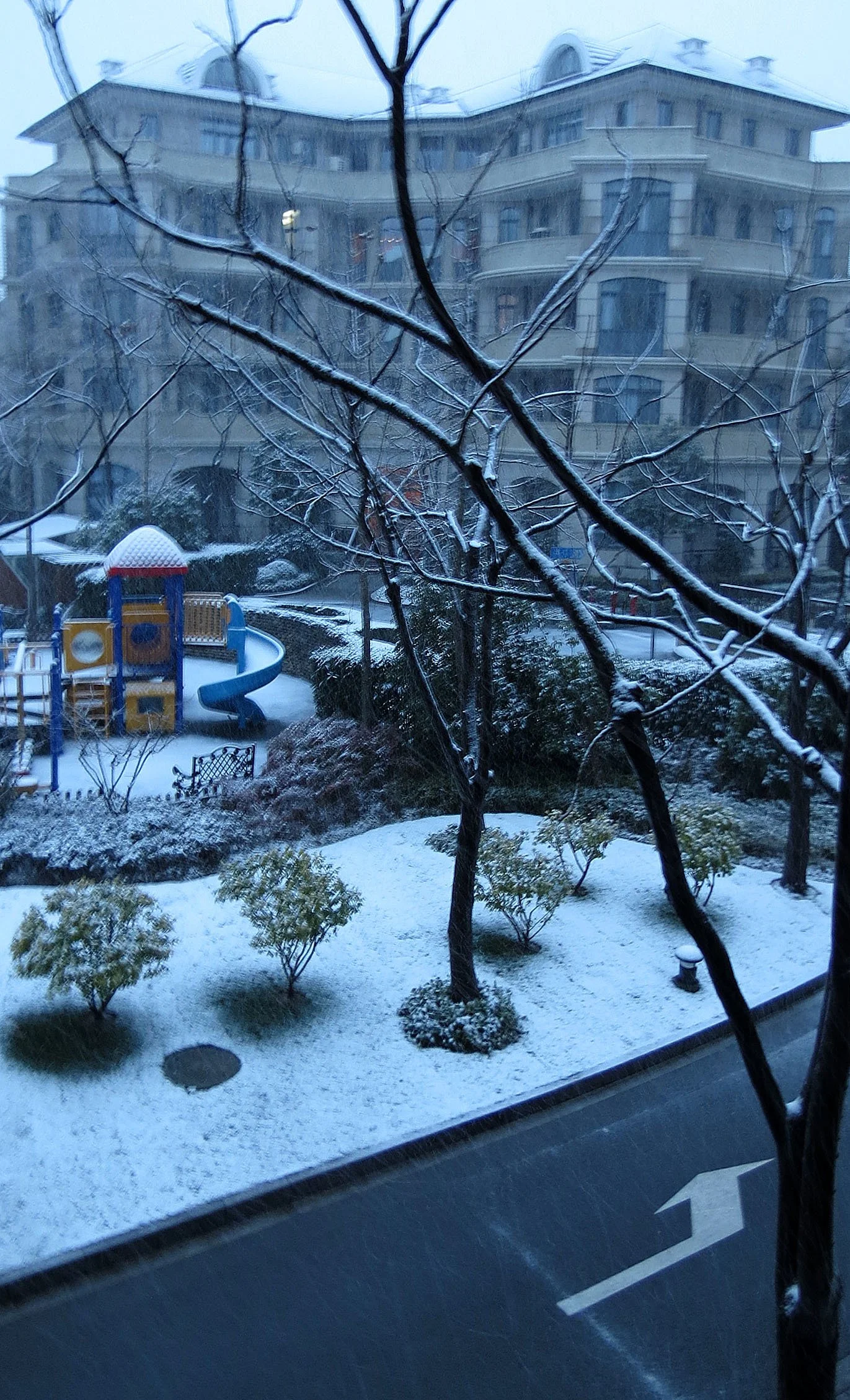 2013-2-18 - SNOWY JINQIAO - VIEW FROM OUR APARTMENT (4).JPG