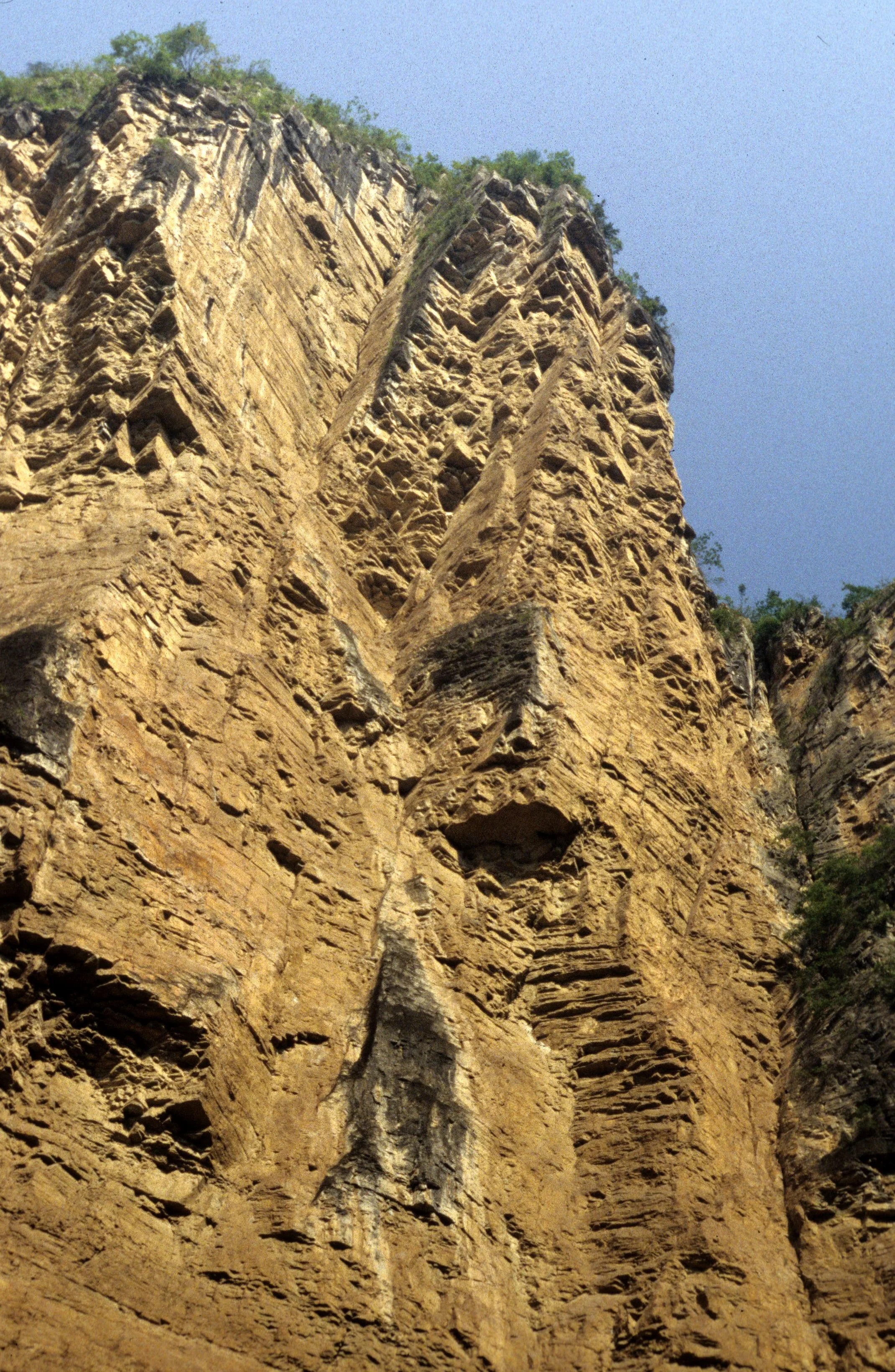 YANGTZE - LITTLE GORGE TRIBUTARY.jpg