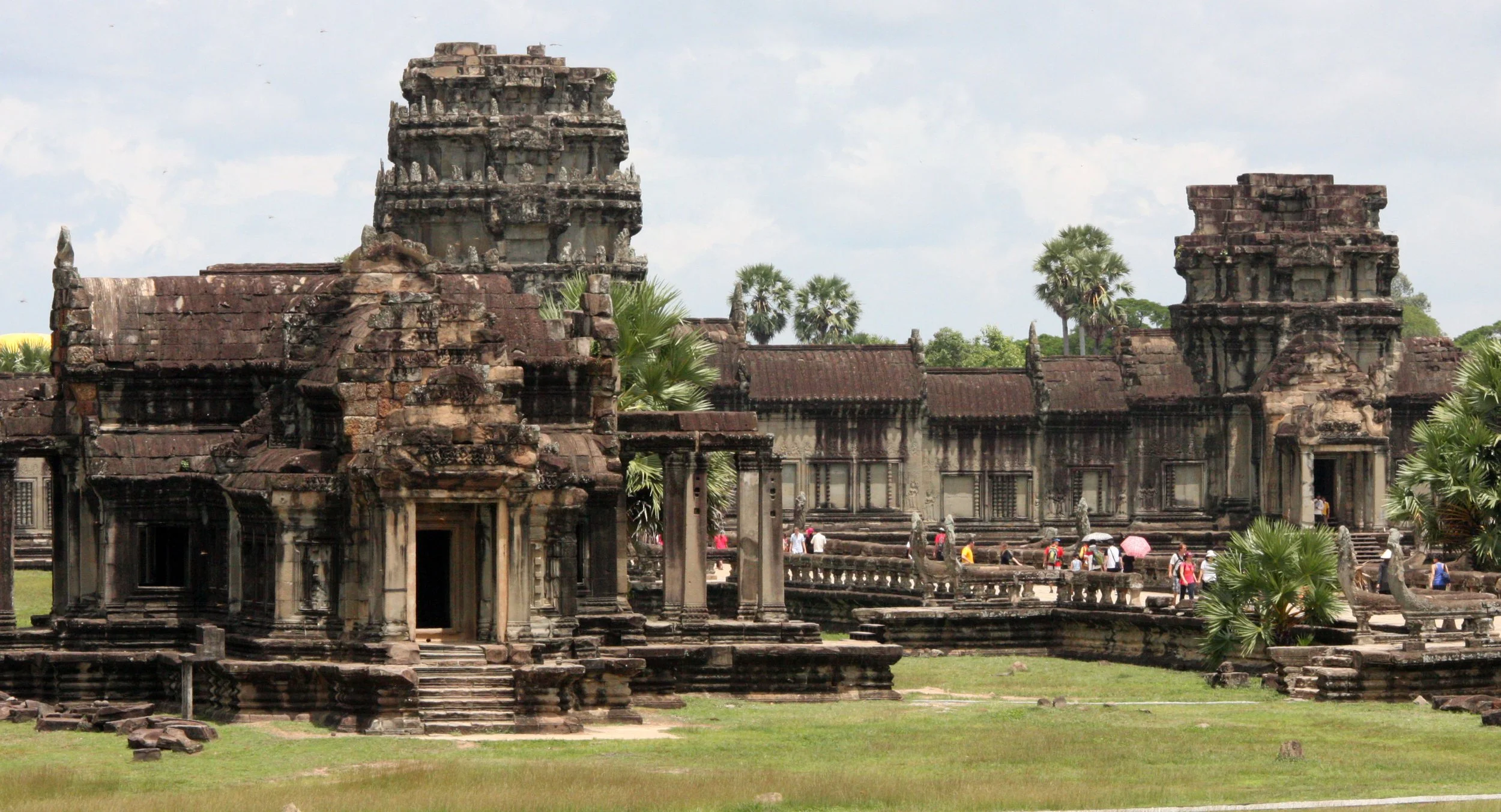 ANGKOR WAT CAMBODIA - JULY 2010 (8).JPG