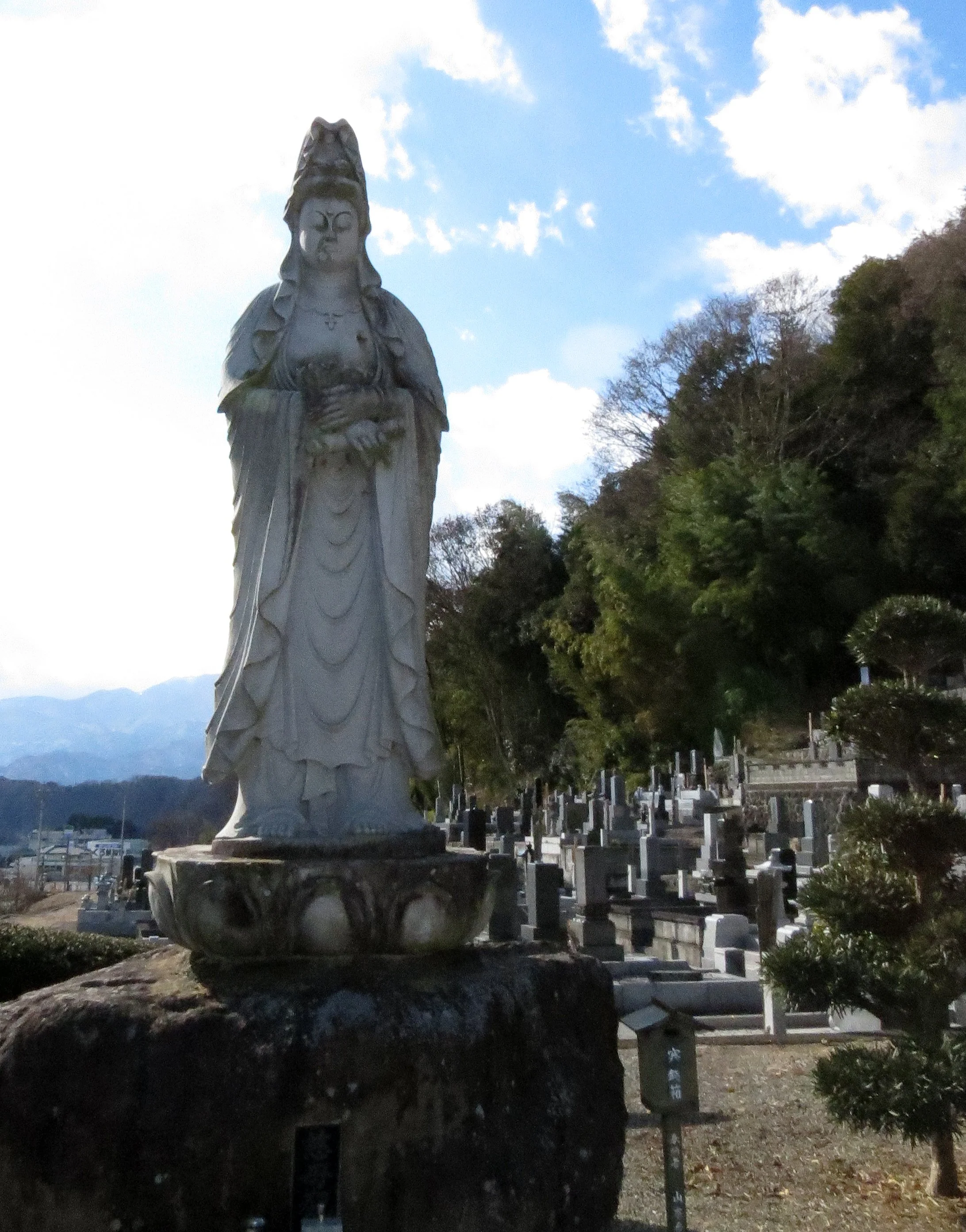 NIRASAKI TEMPLE  JAPAN (3).JPG