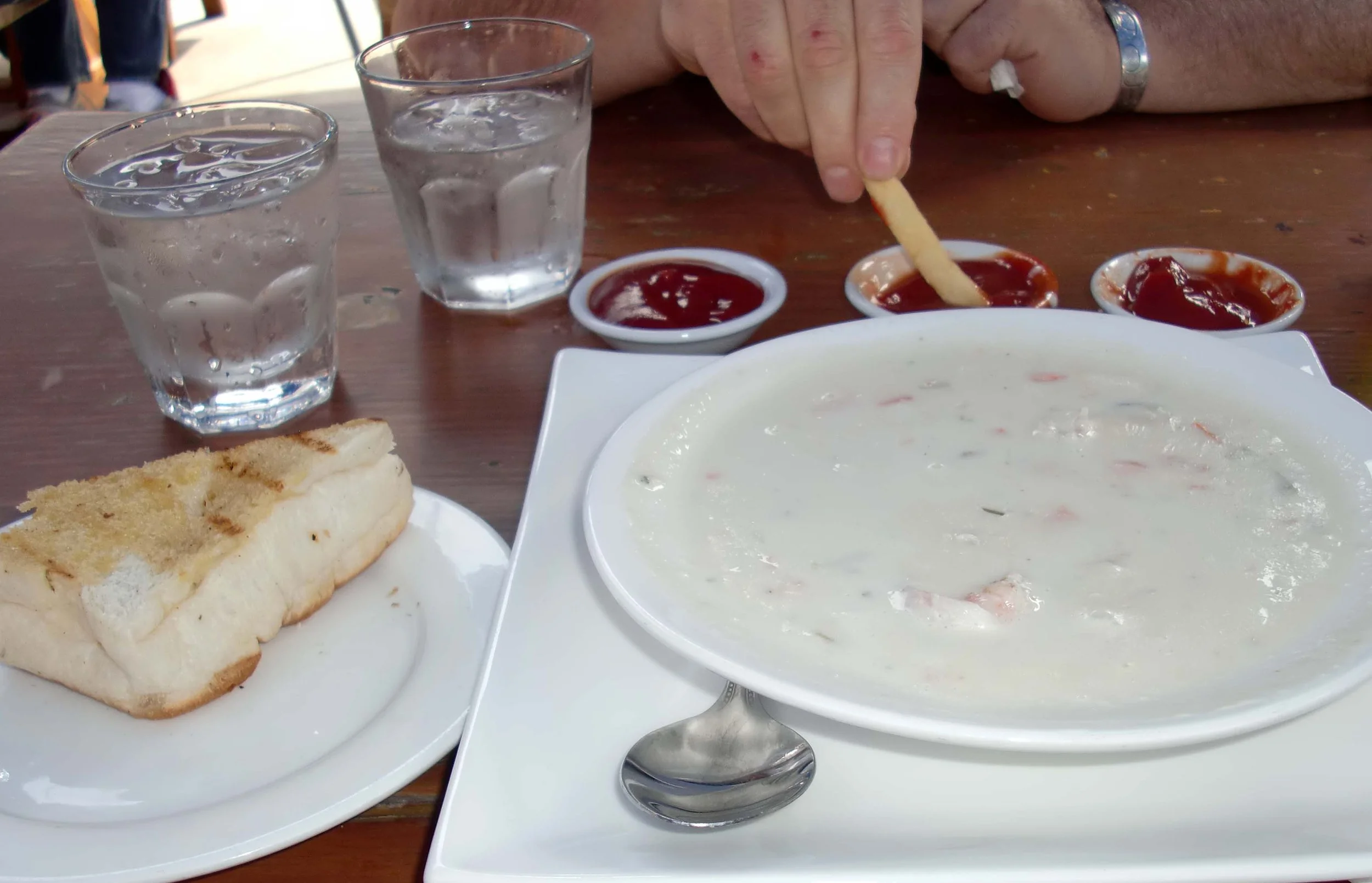 2011-3-12 DAY AT THE THUMB PLAZA (4).JPG