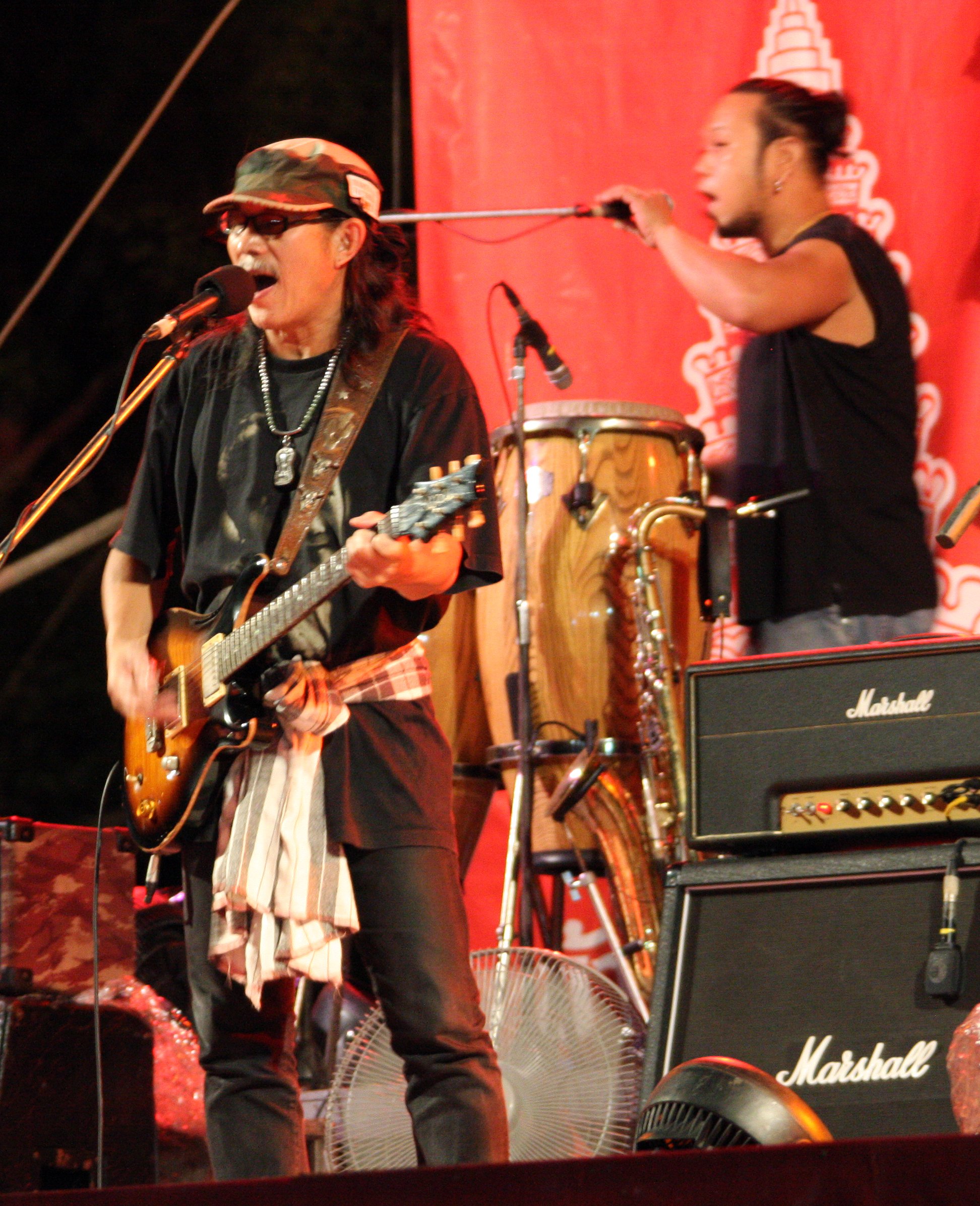 2010-7-18 CARRABAO CONCERT IN NAKHONSITHAMMARAT (24).JPG
