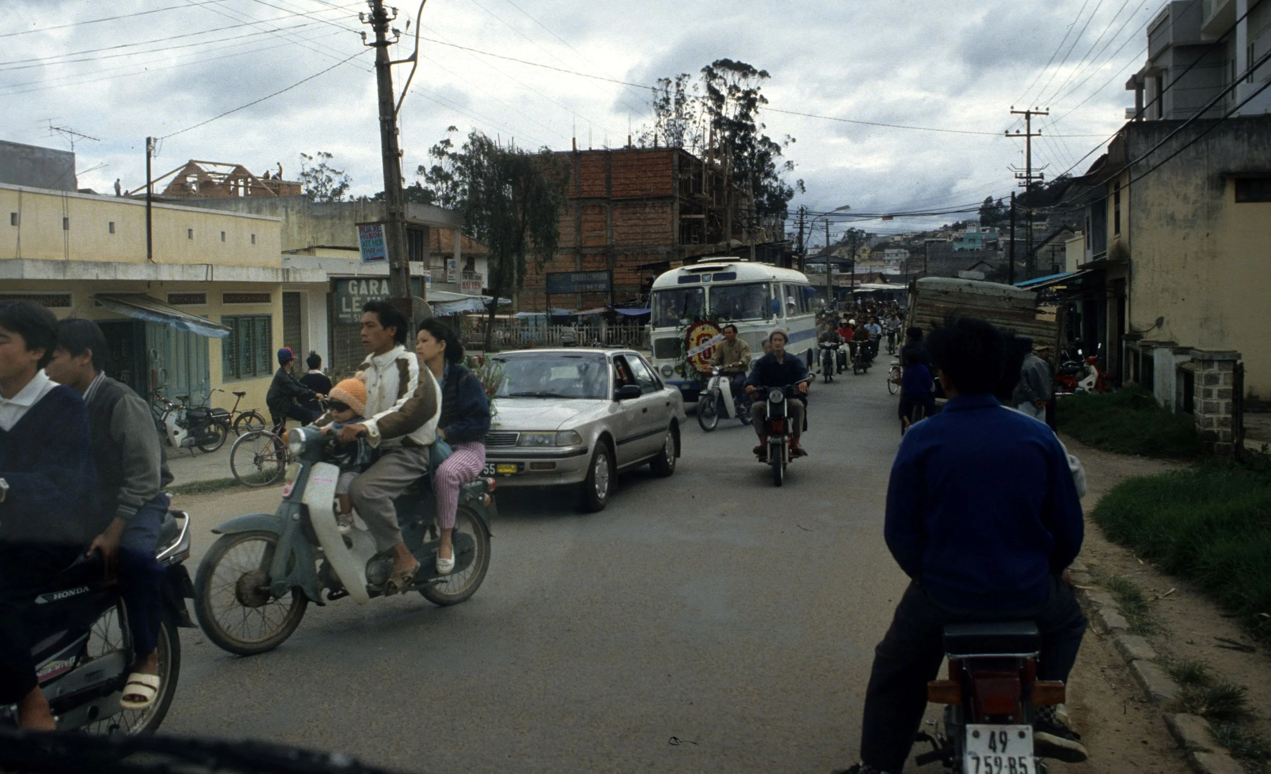DALAT - MARKET SCENES 1994 (10).jpg